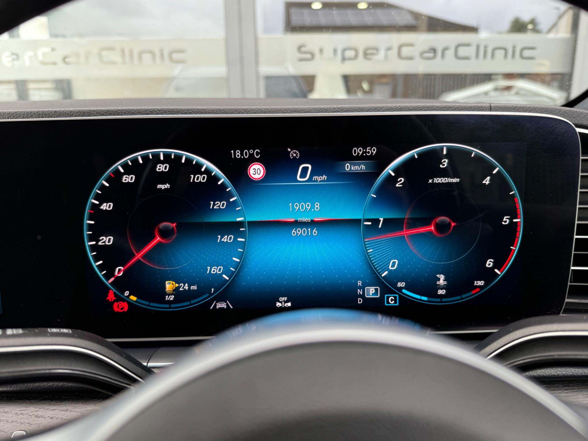Mercedes-Benz Gle view 29