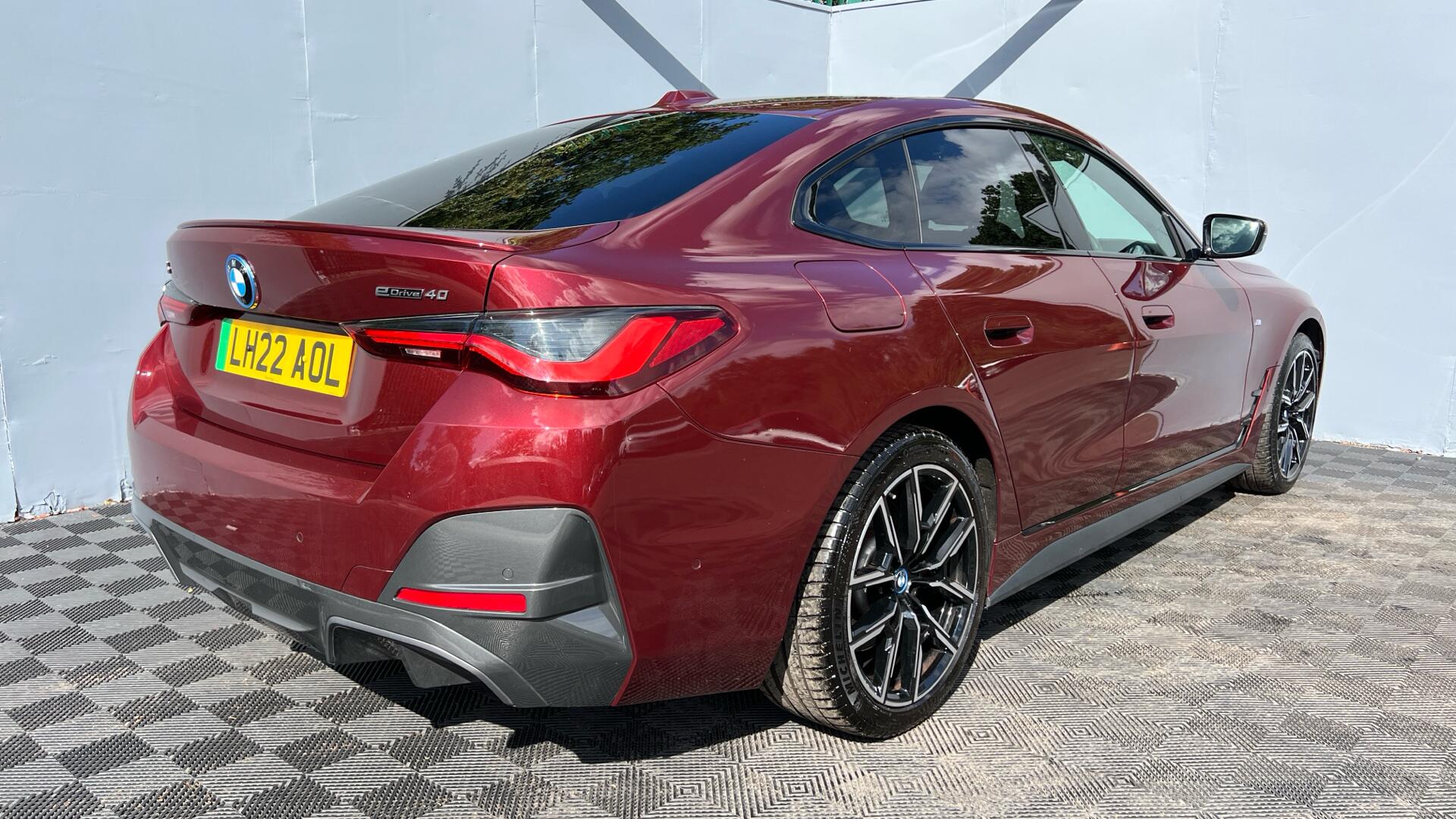 BMW I4 view 27