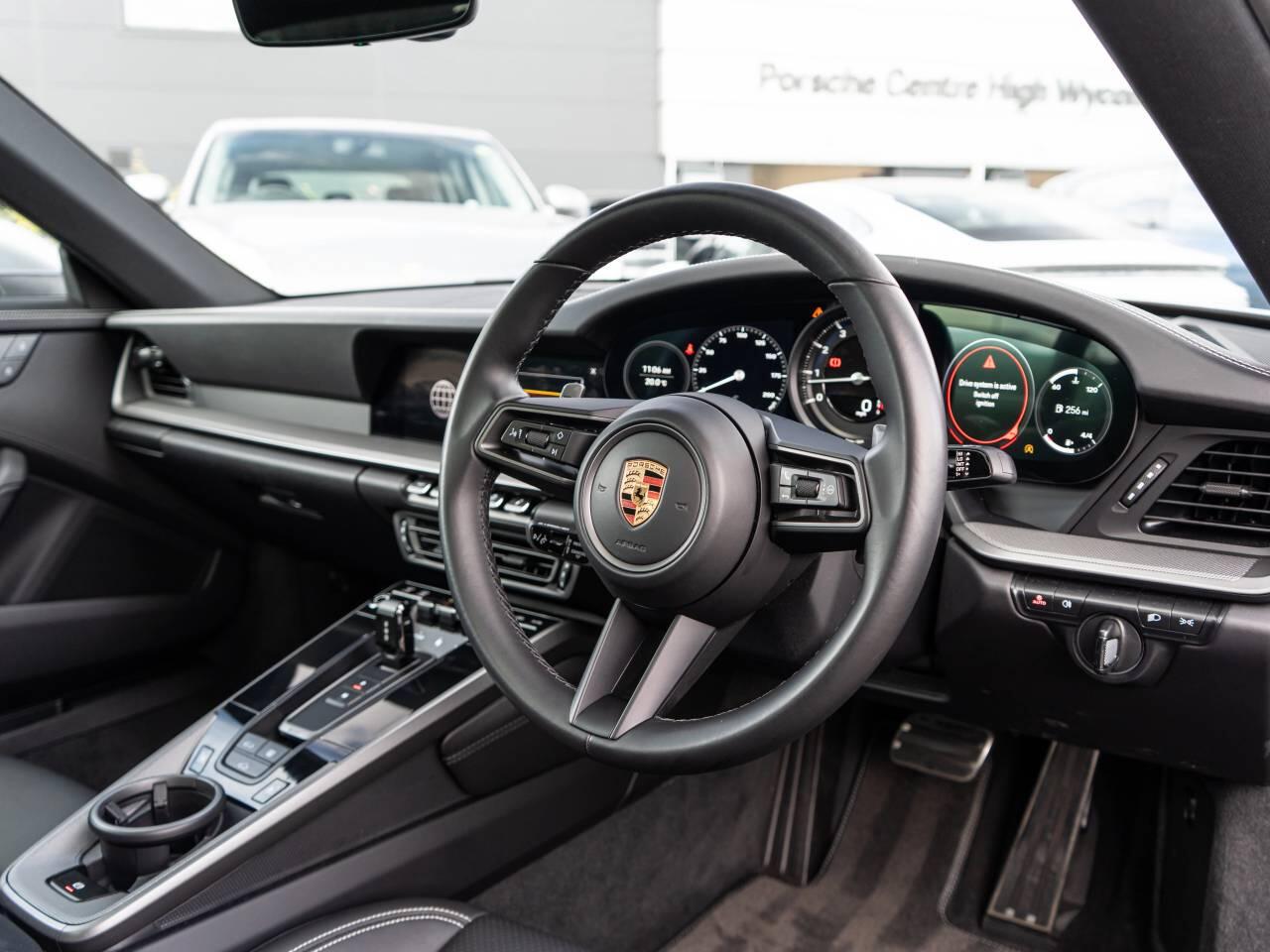 Porsche 911 view 4