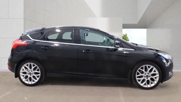 Ford Focus view 9