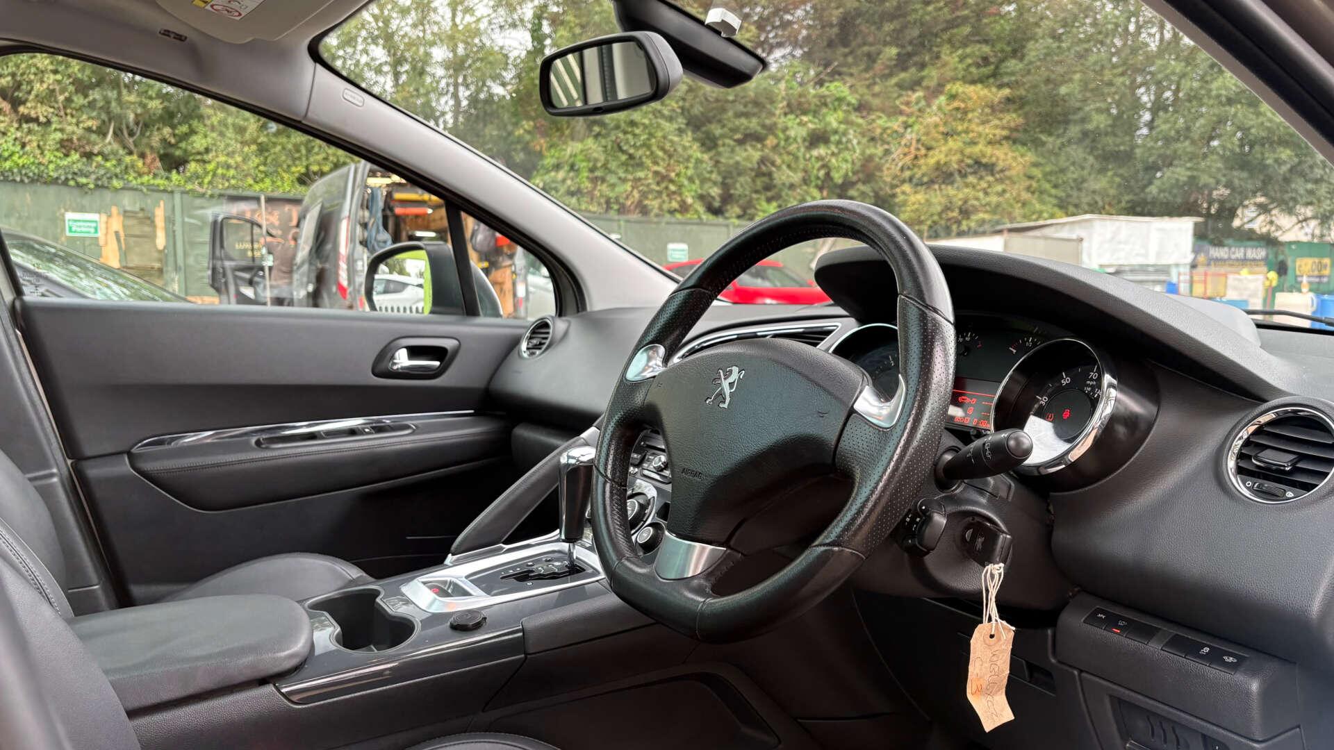 Peugeot 3008 view 11