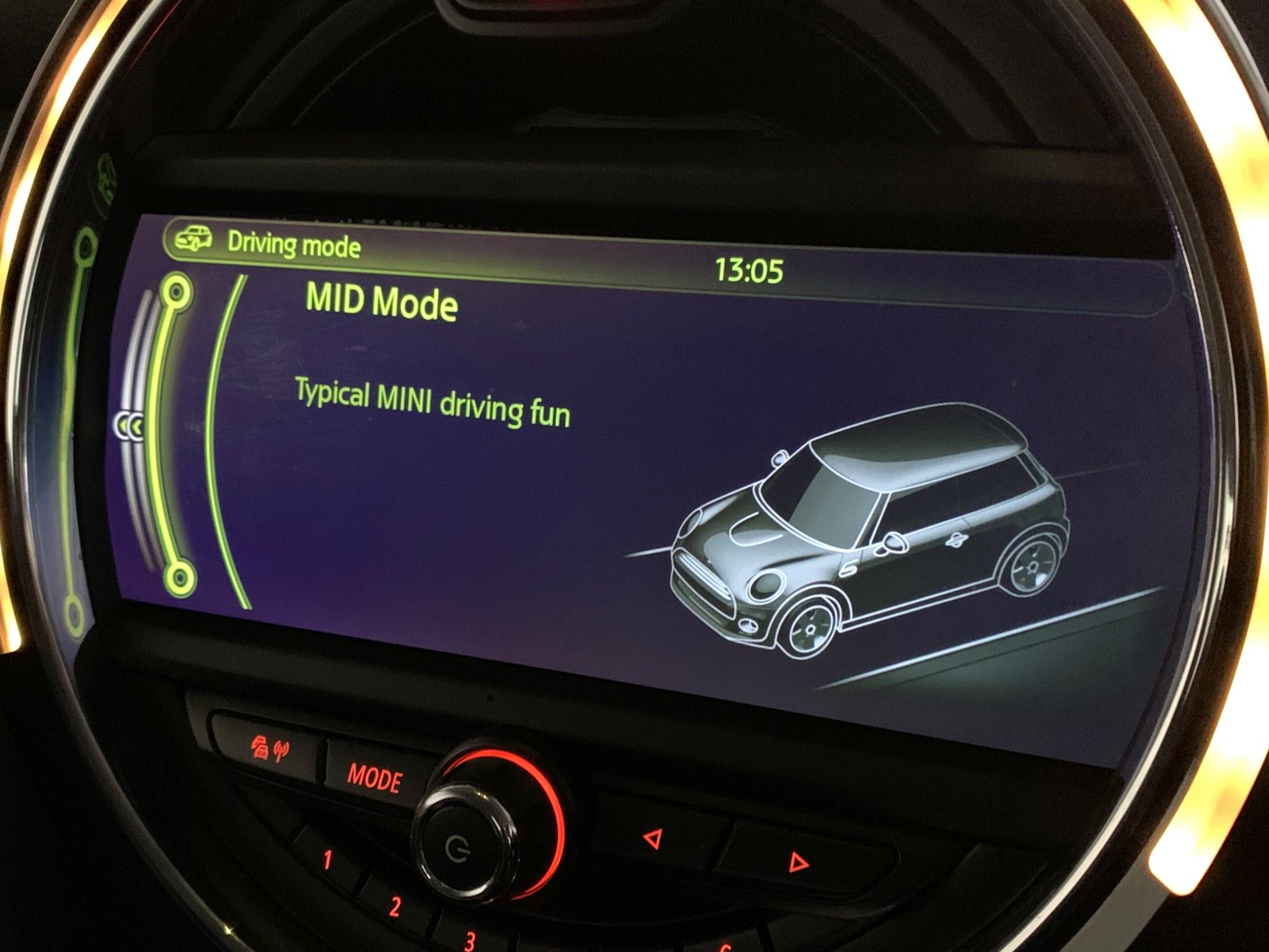 Mini Hatch view 43