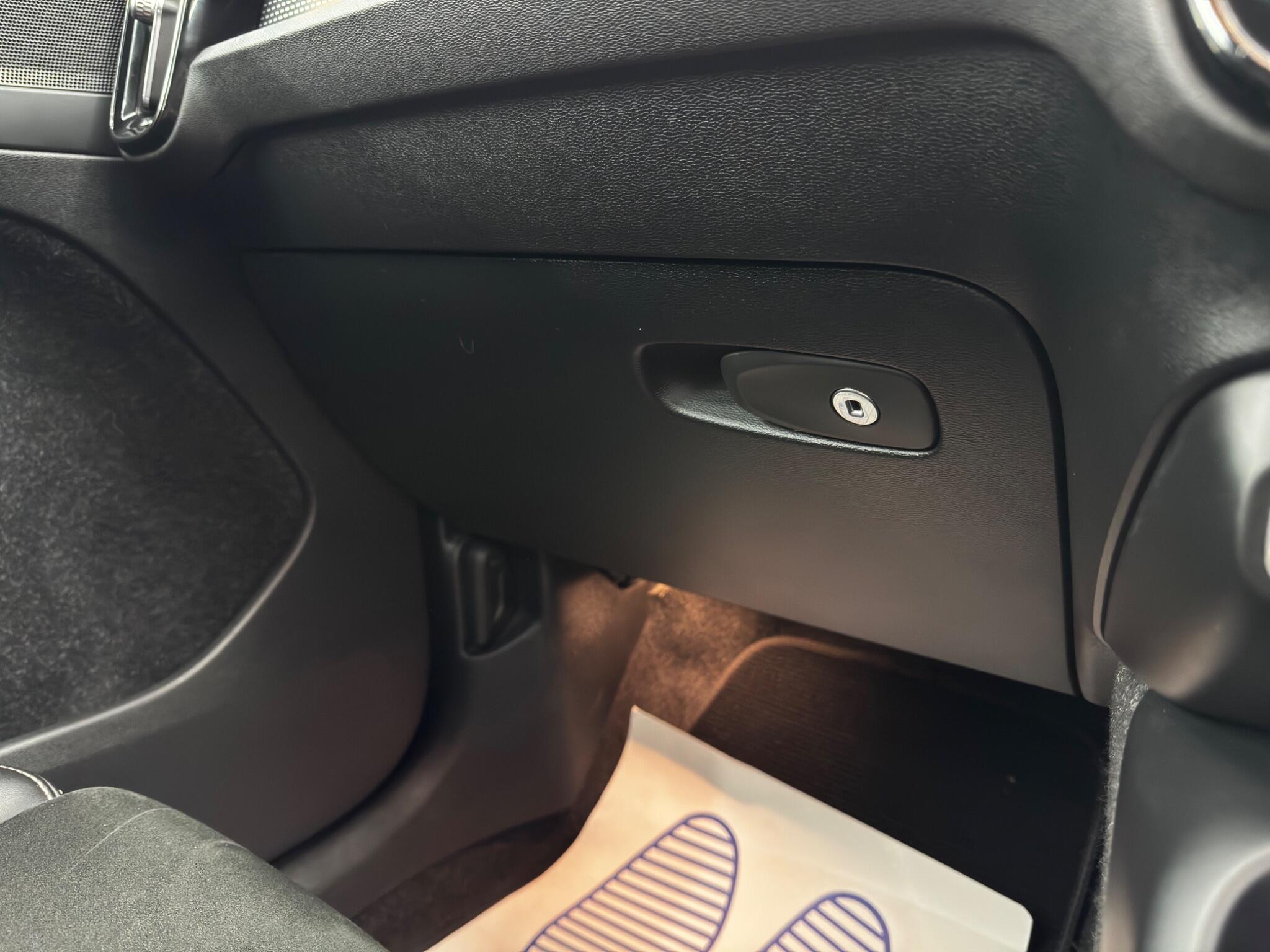 Volvo XC40 view 33