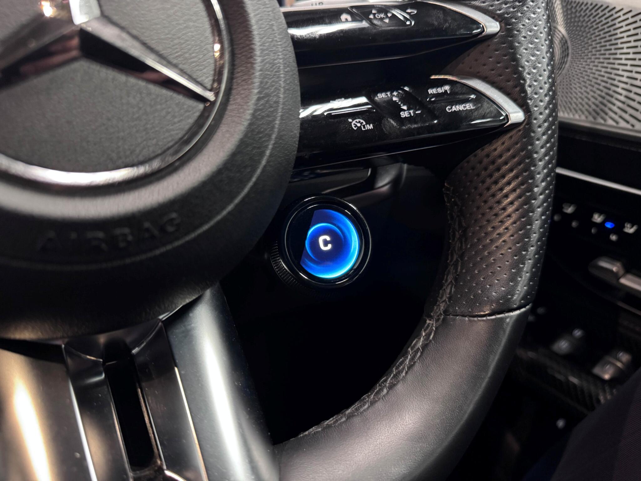 Mercedes-Benz SL view 13