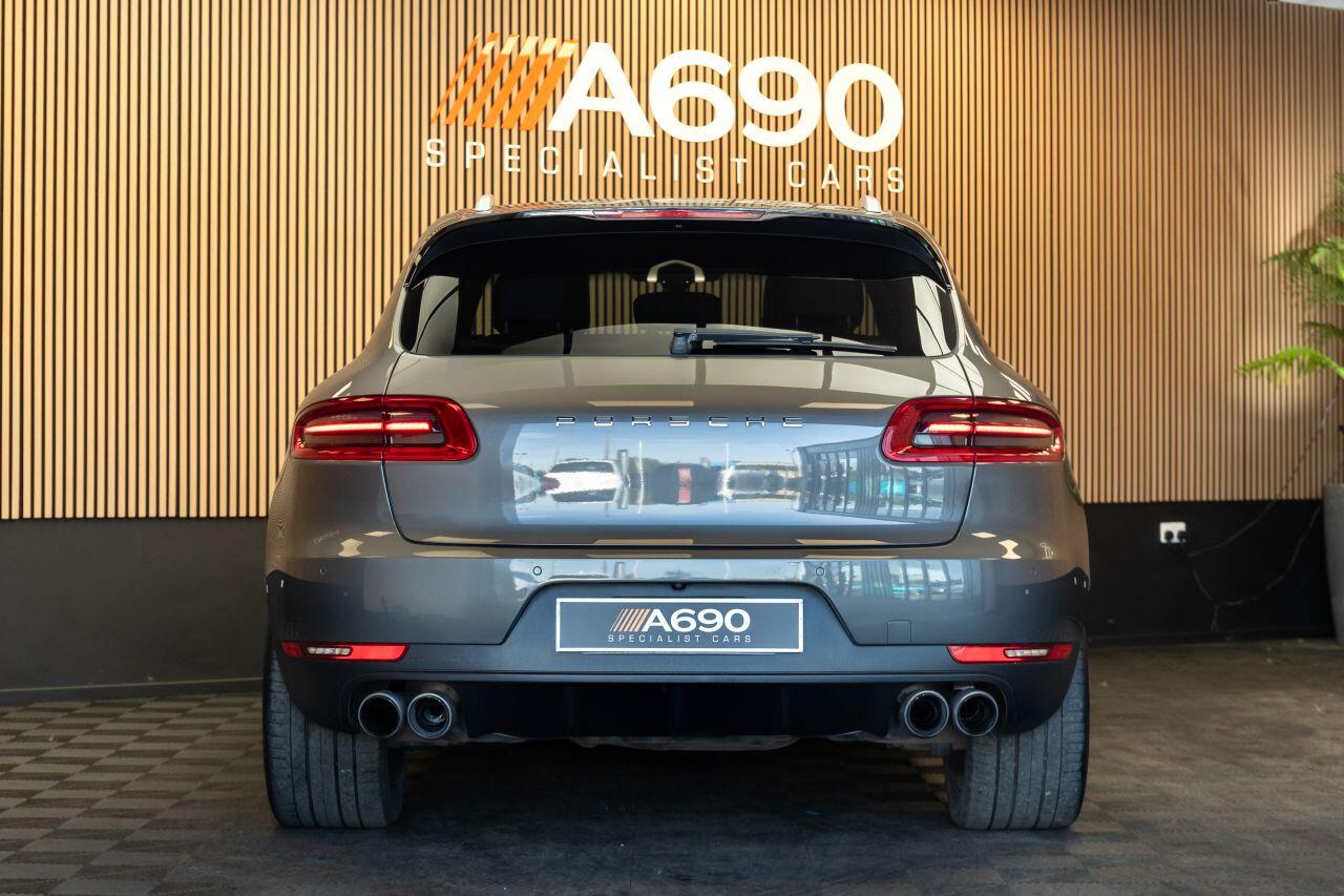 Porsche Macan view 6