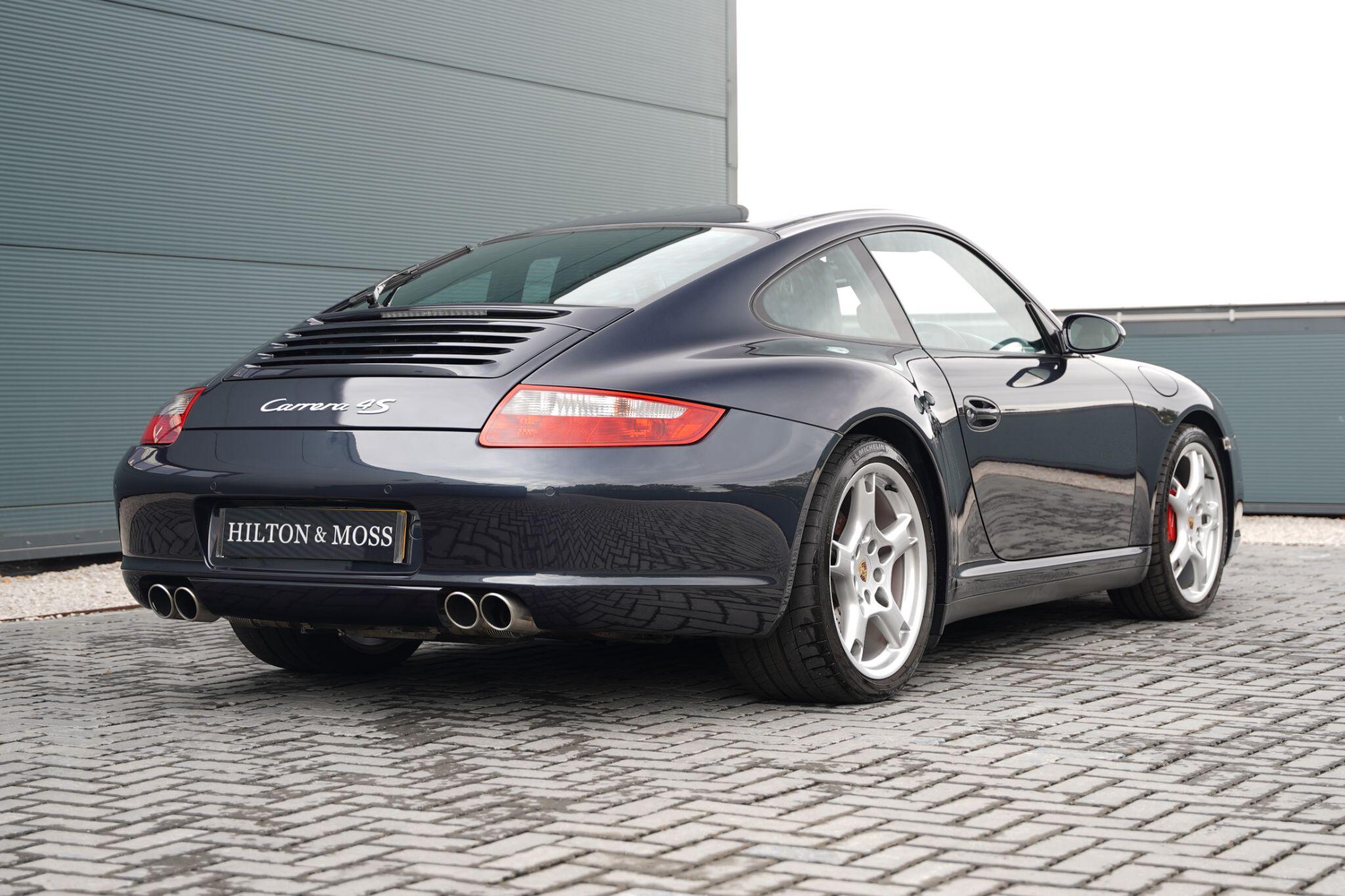 Porsche 911 view 51