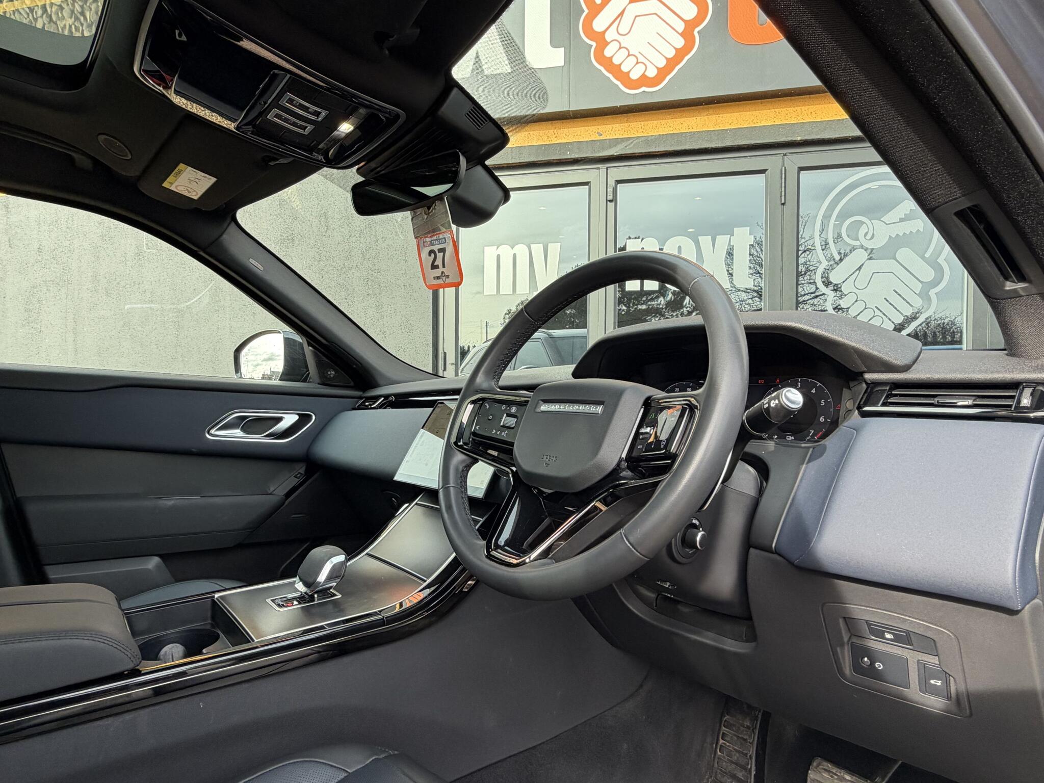 Land Rover Range Rover Velar view 11