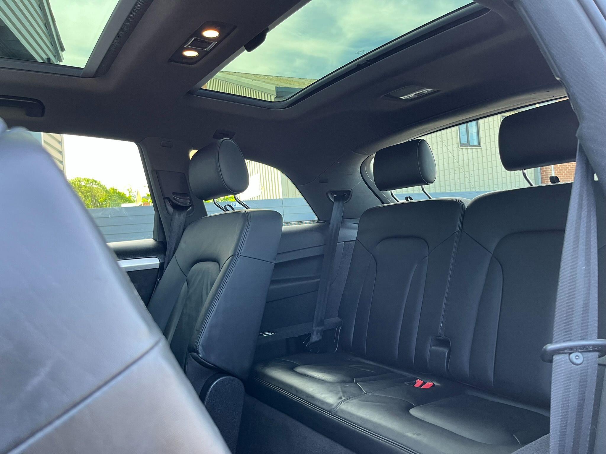 Audi Q7 view 22