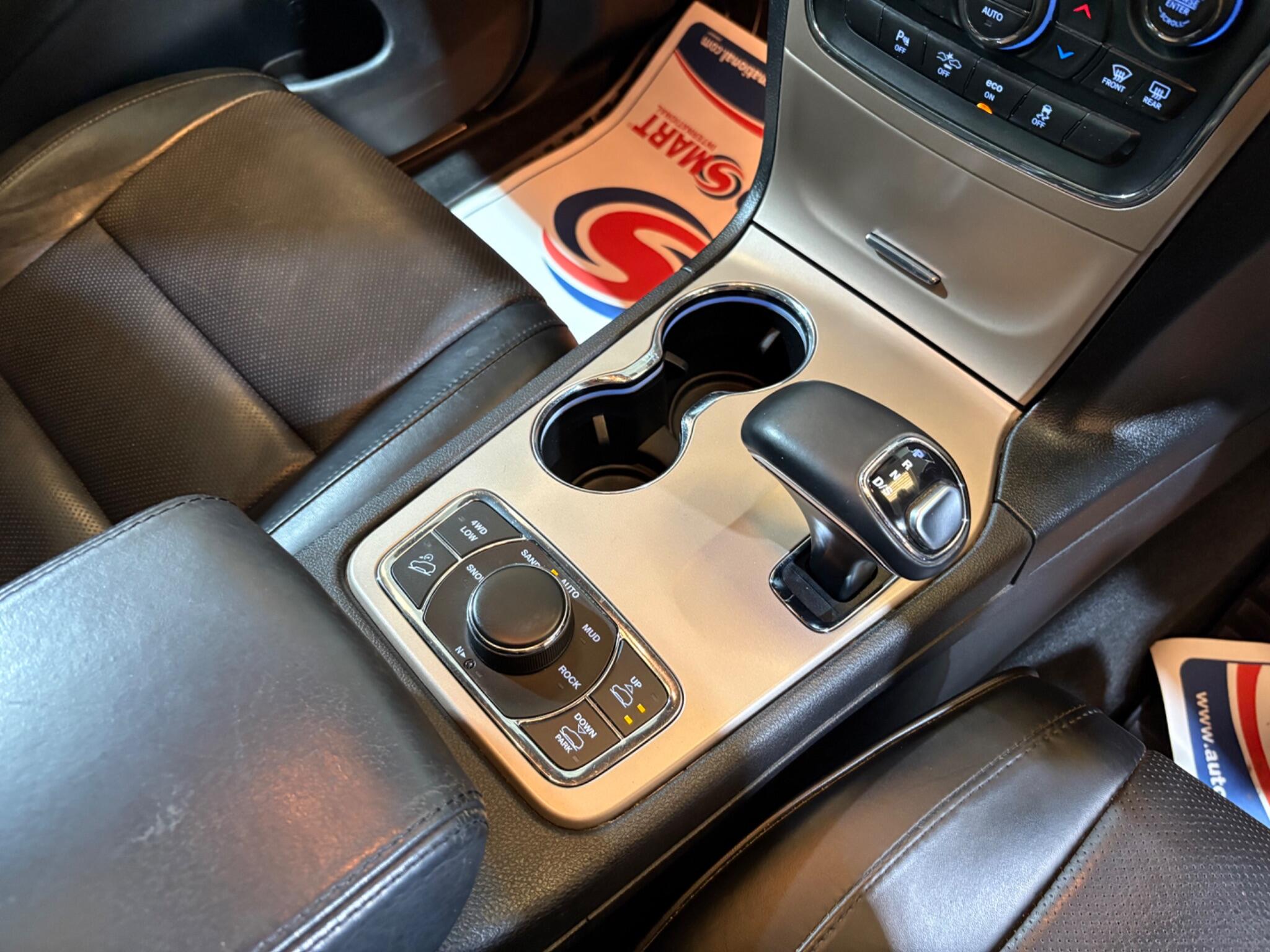 Jeep Grand Cherokee view 29