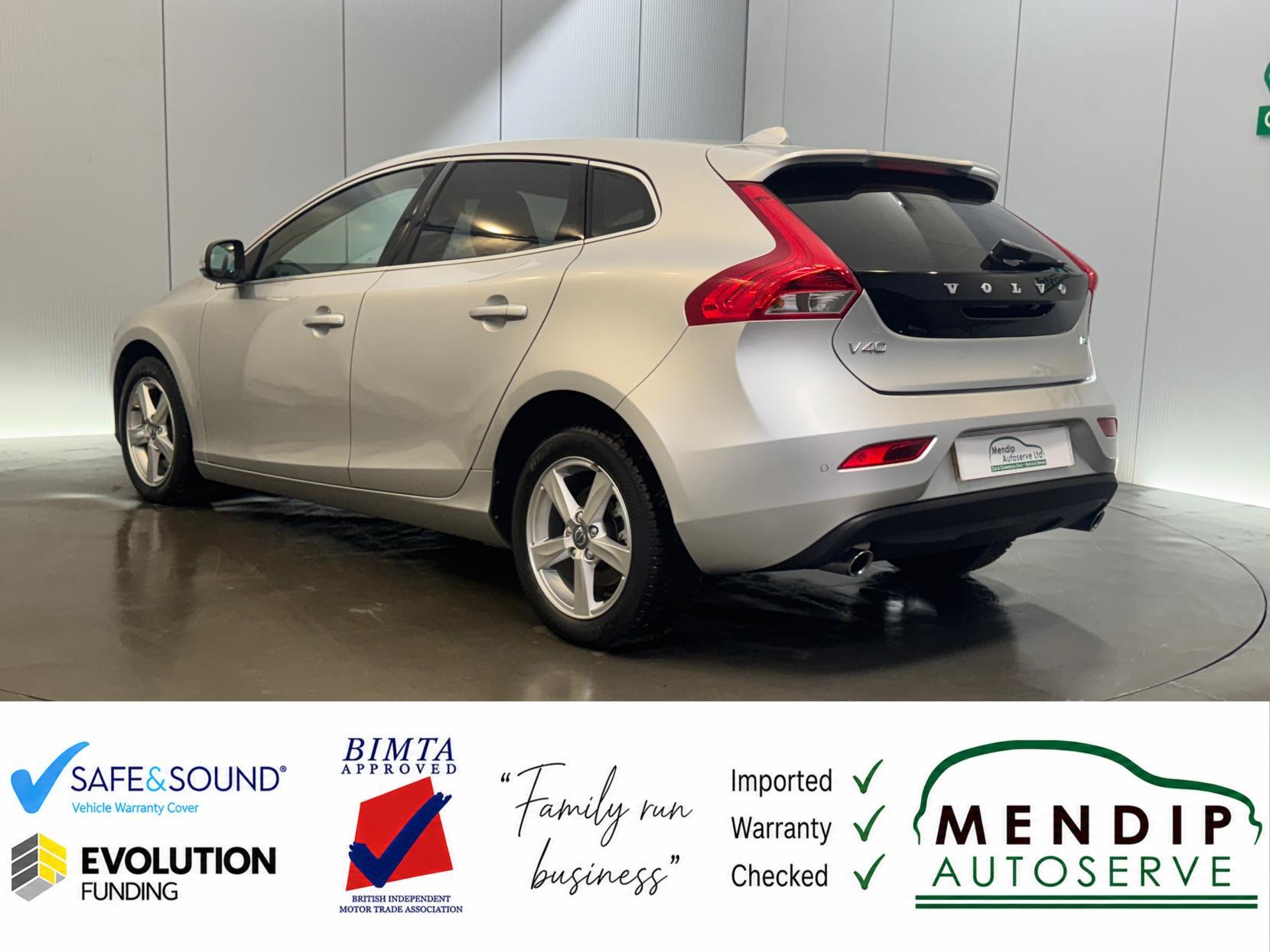 Volvo V40 view 13