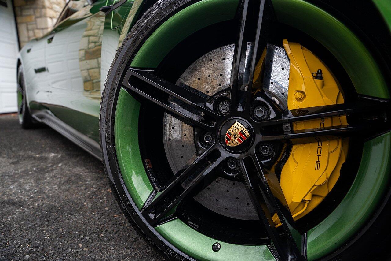 Porsche Taycan view 31