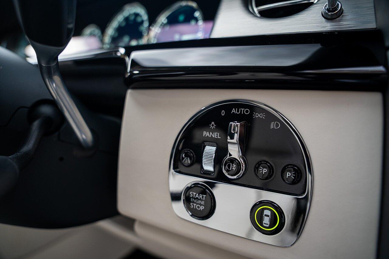Rolls-Royce Phantom view 88