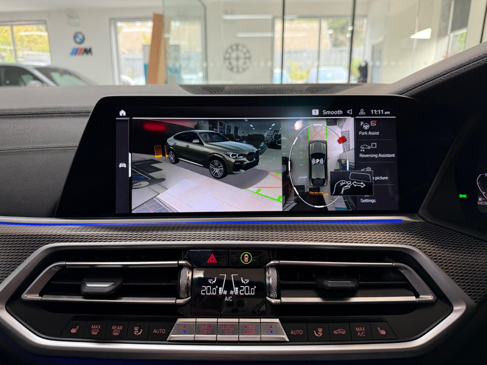 BMW X6 view 13