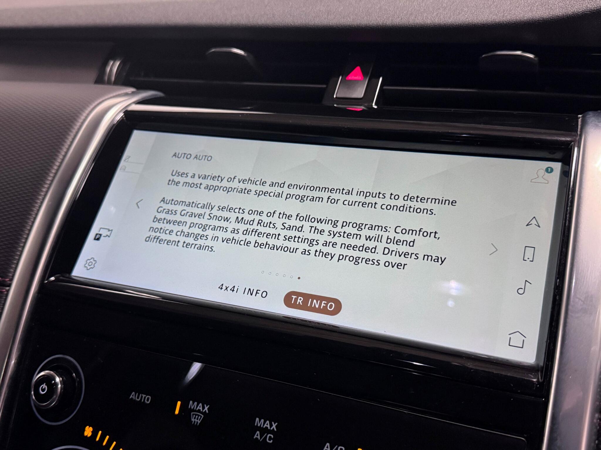 Land Rover Discovery Sport view 57