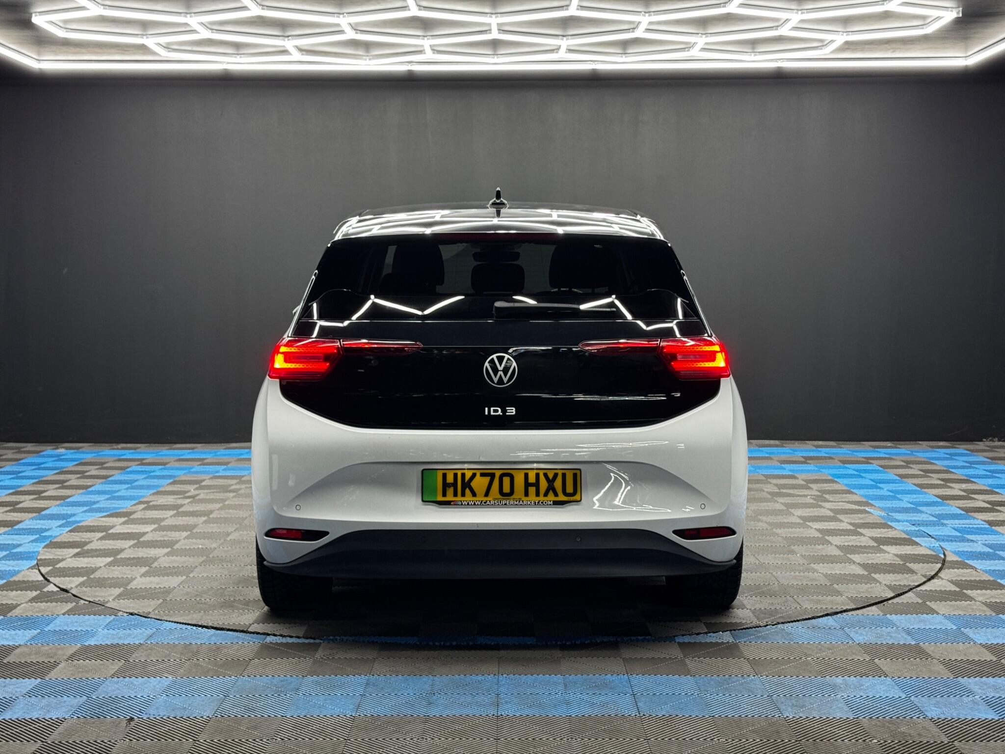 Volkswagen Id.3 view 6
