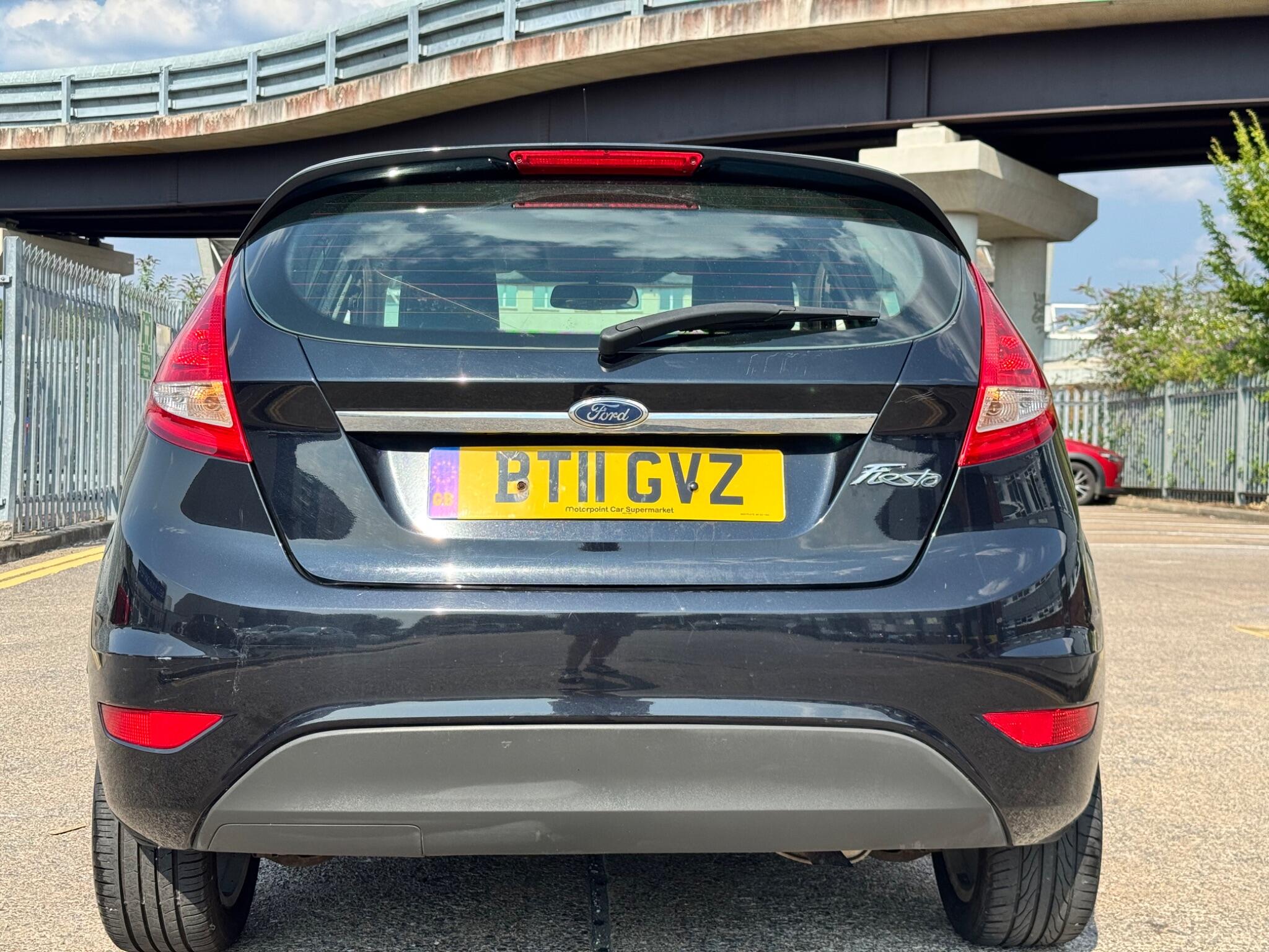 Ford Fiesta view 13