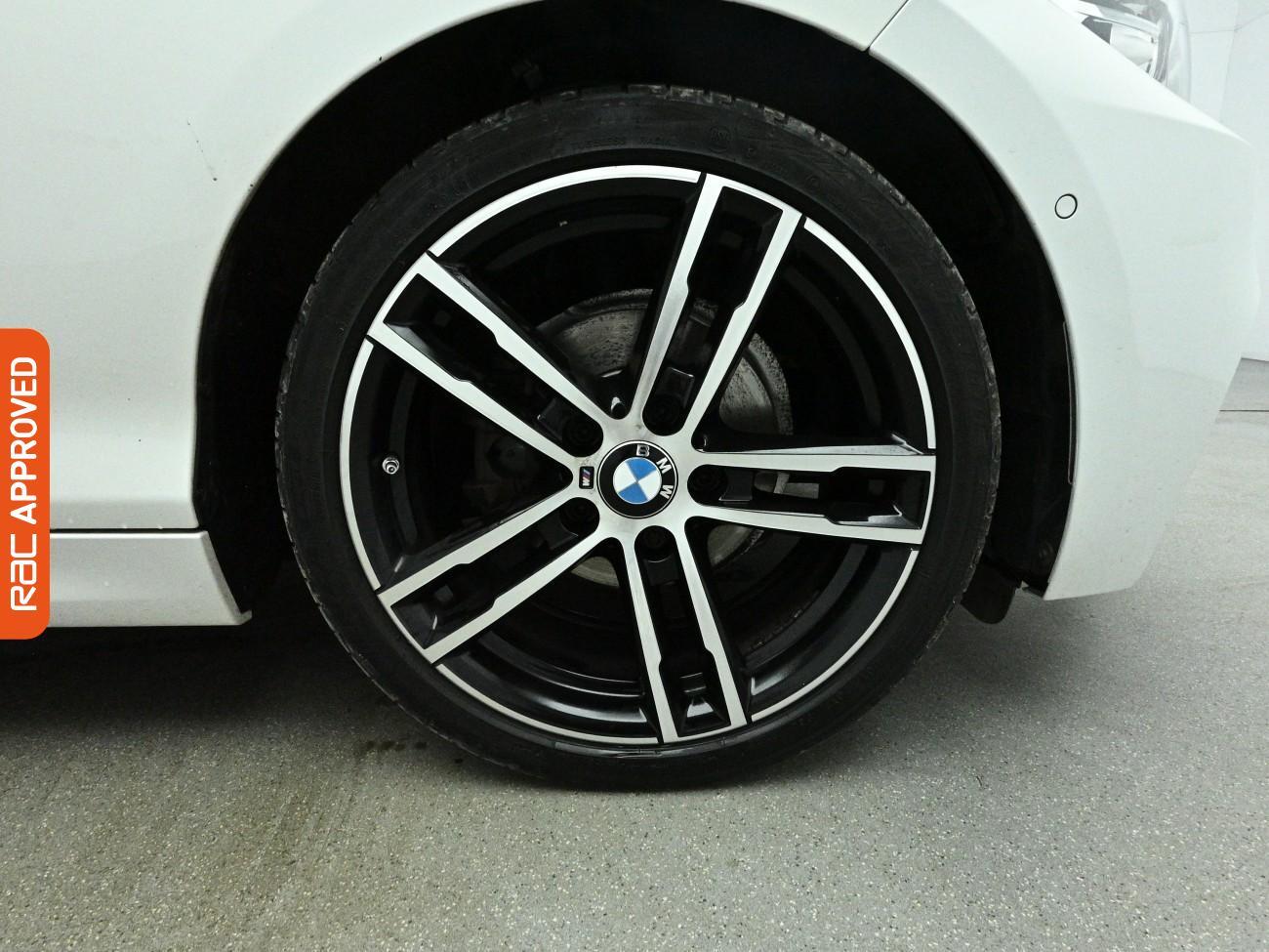 BMW 2 Series view 24