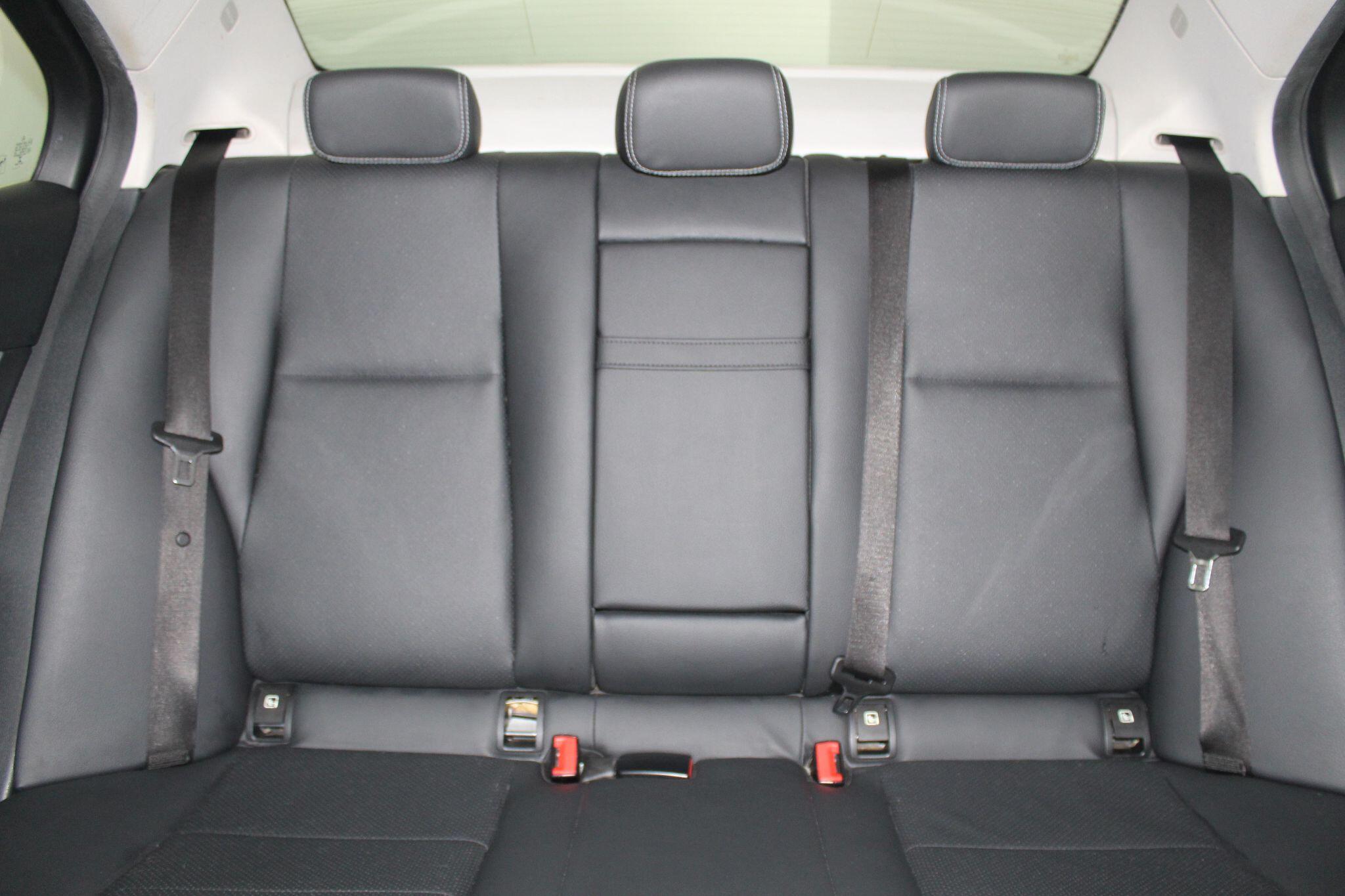 Mercedes-Benz C-Class view 51