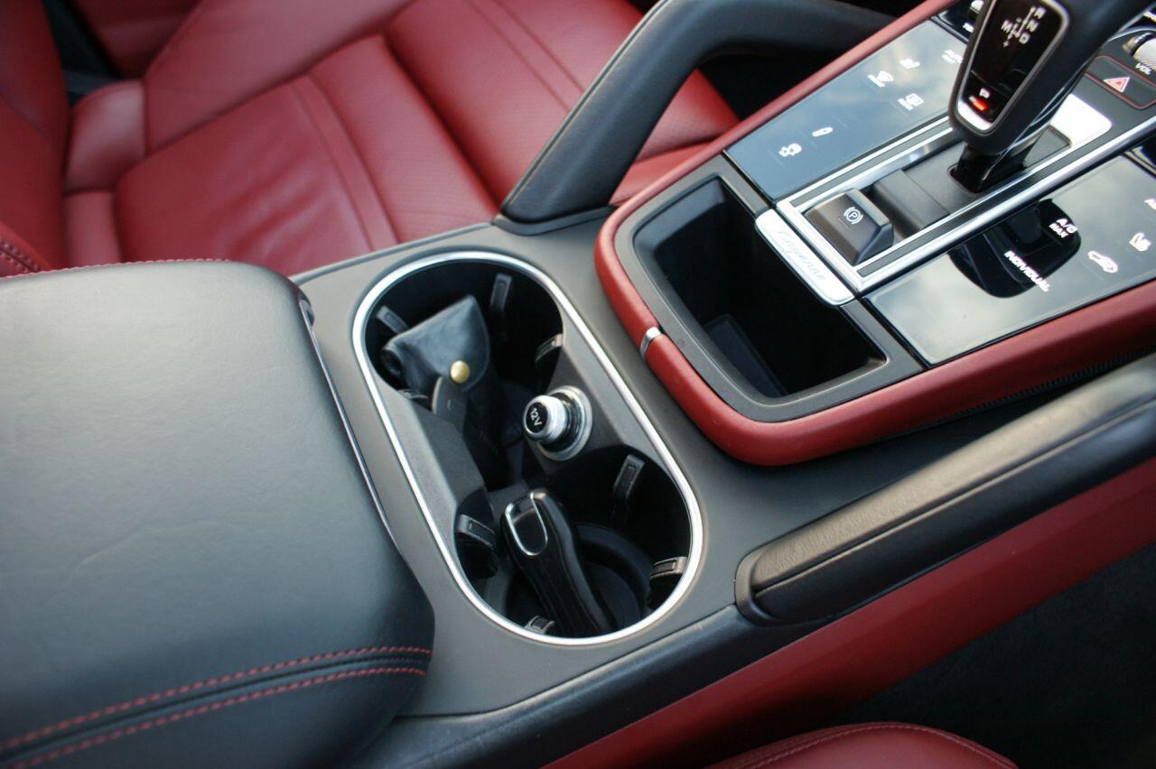 Porsche Cayenne view 55