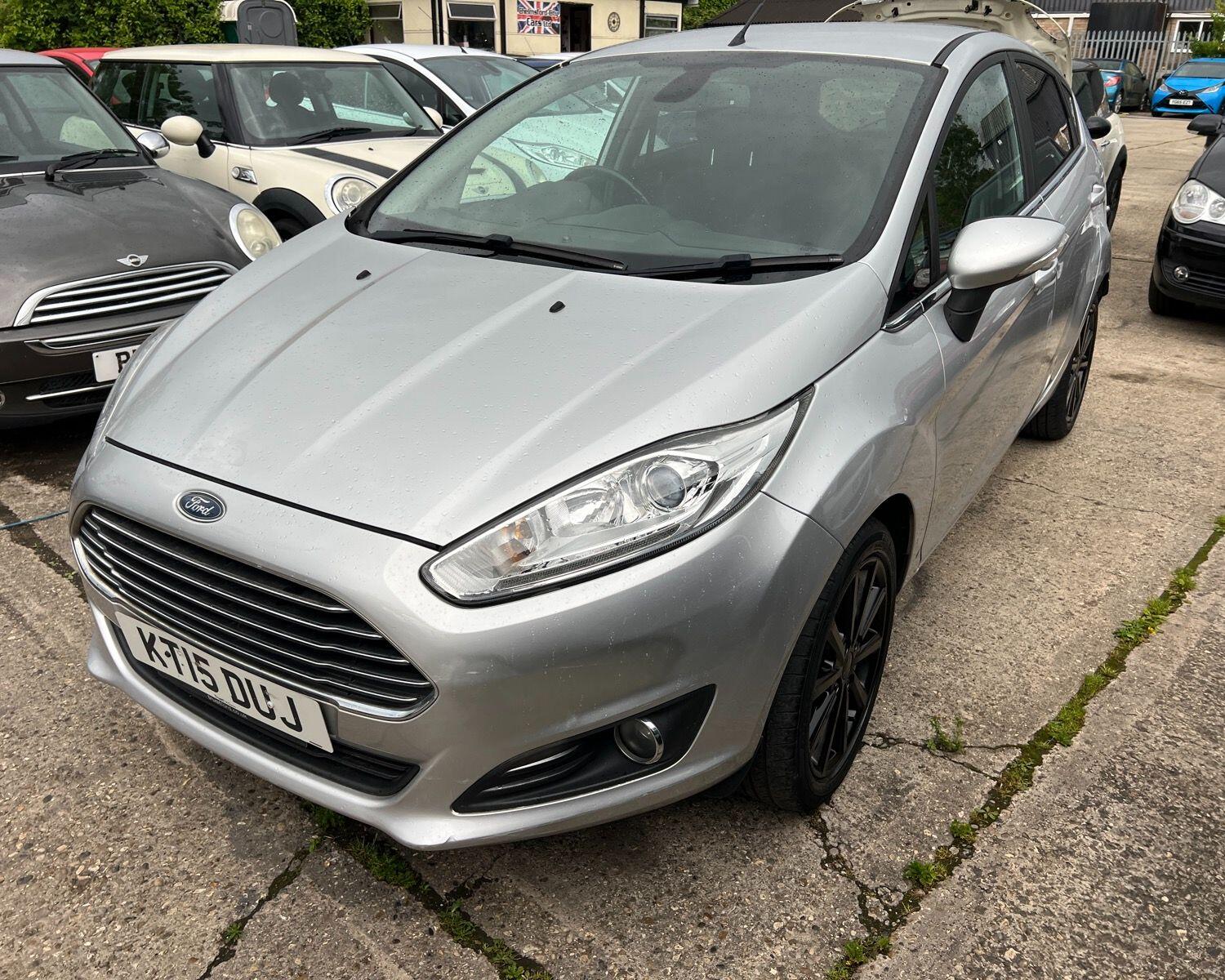 Ford Fiesta view 3