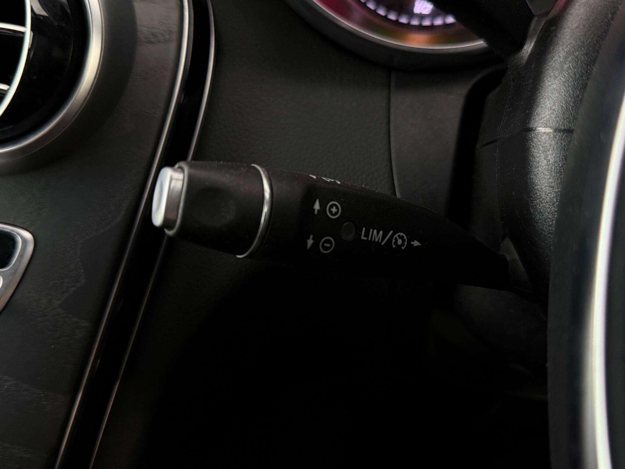 Mercedes-Benz C-Class view 15