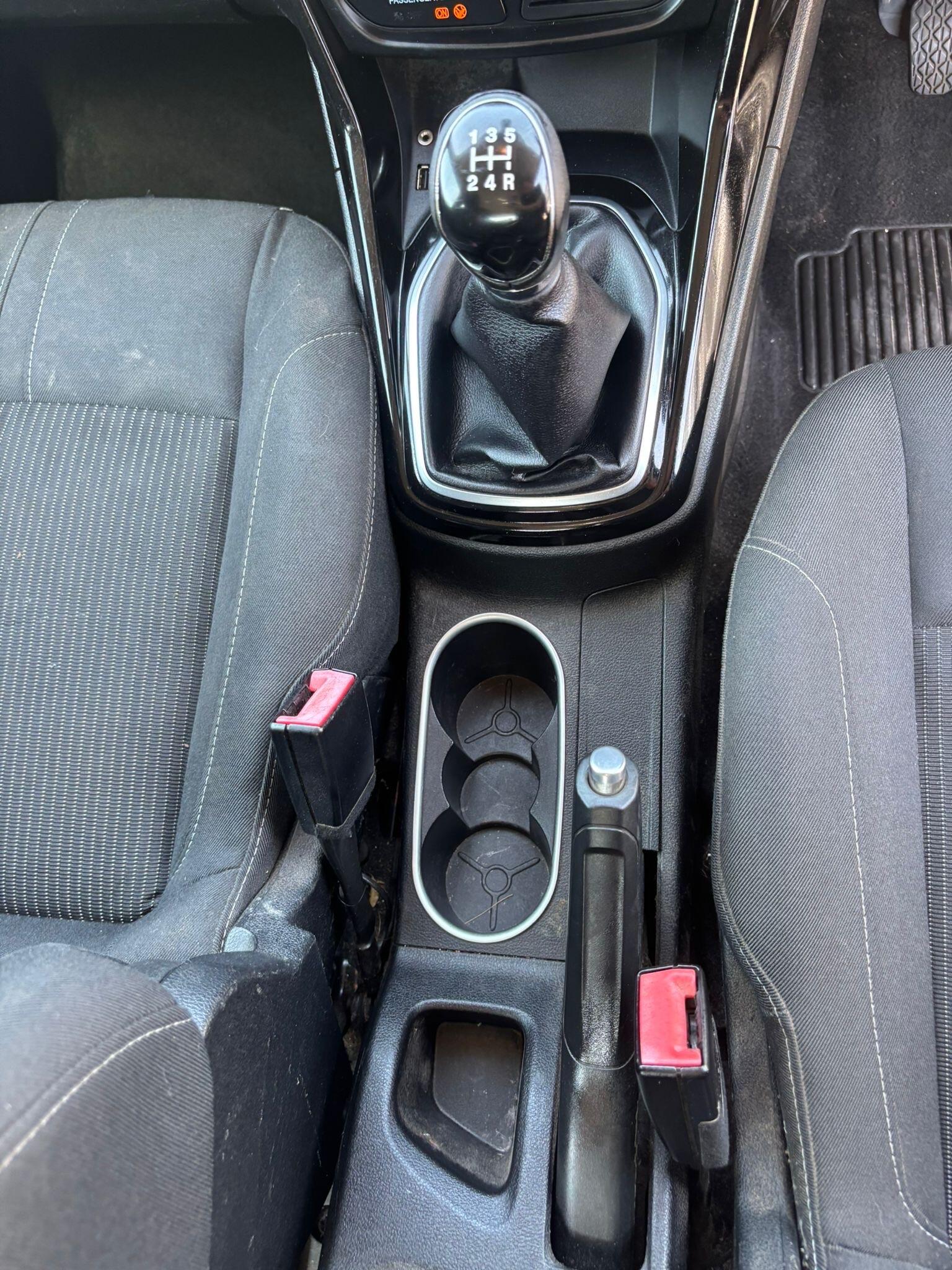 Ford B-Max view 26