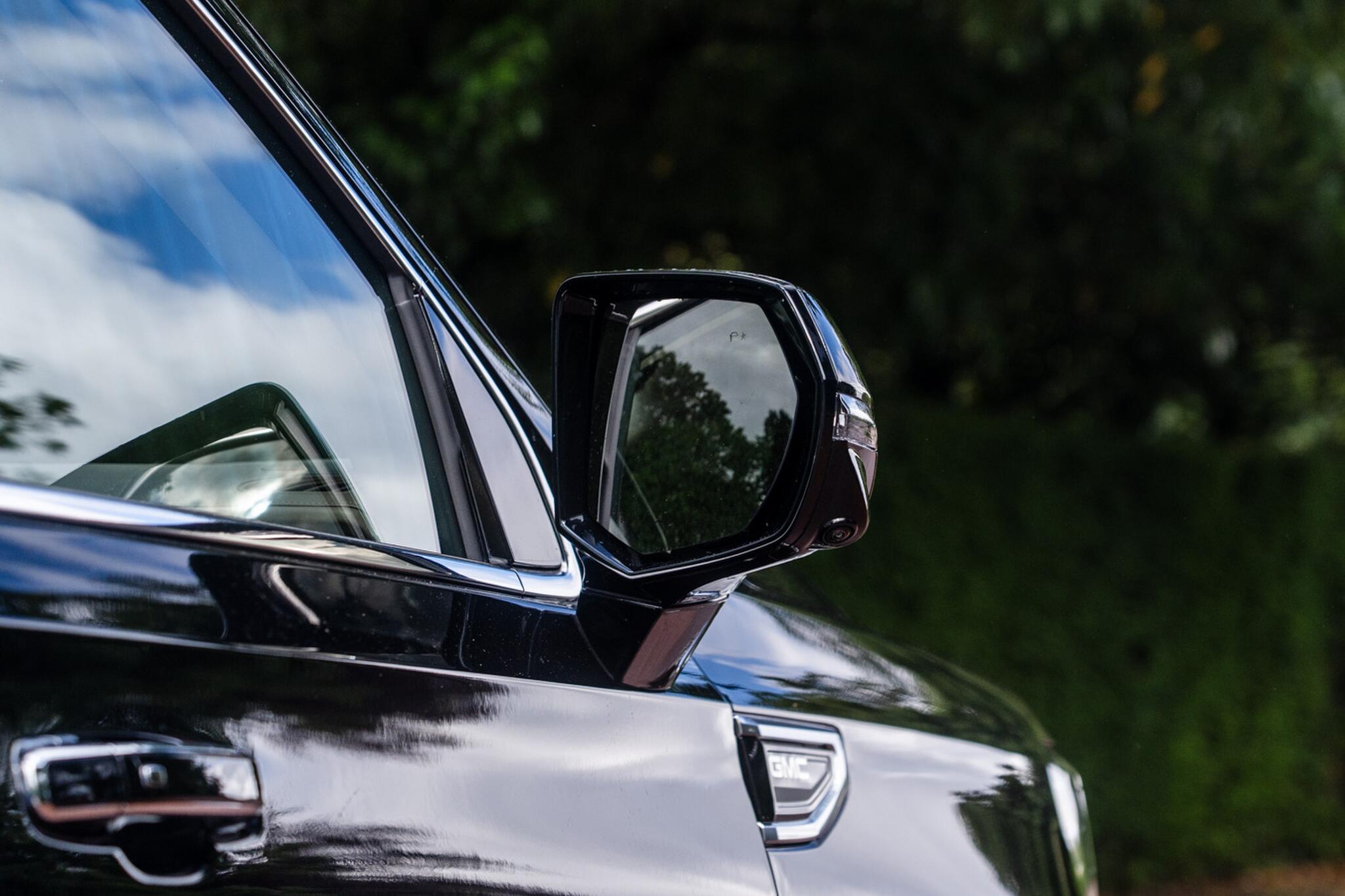 GMC Yukon view 20