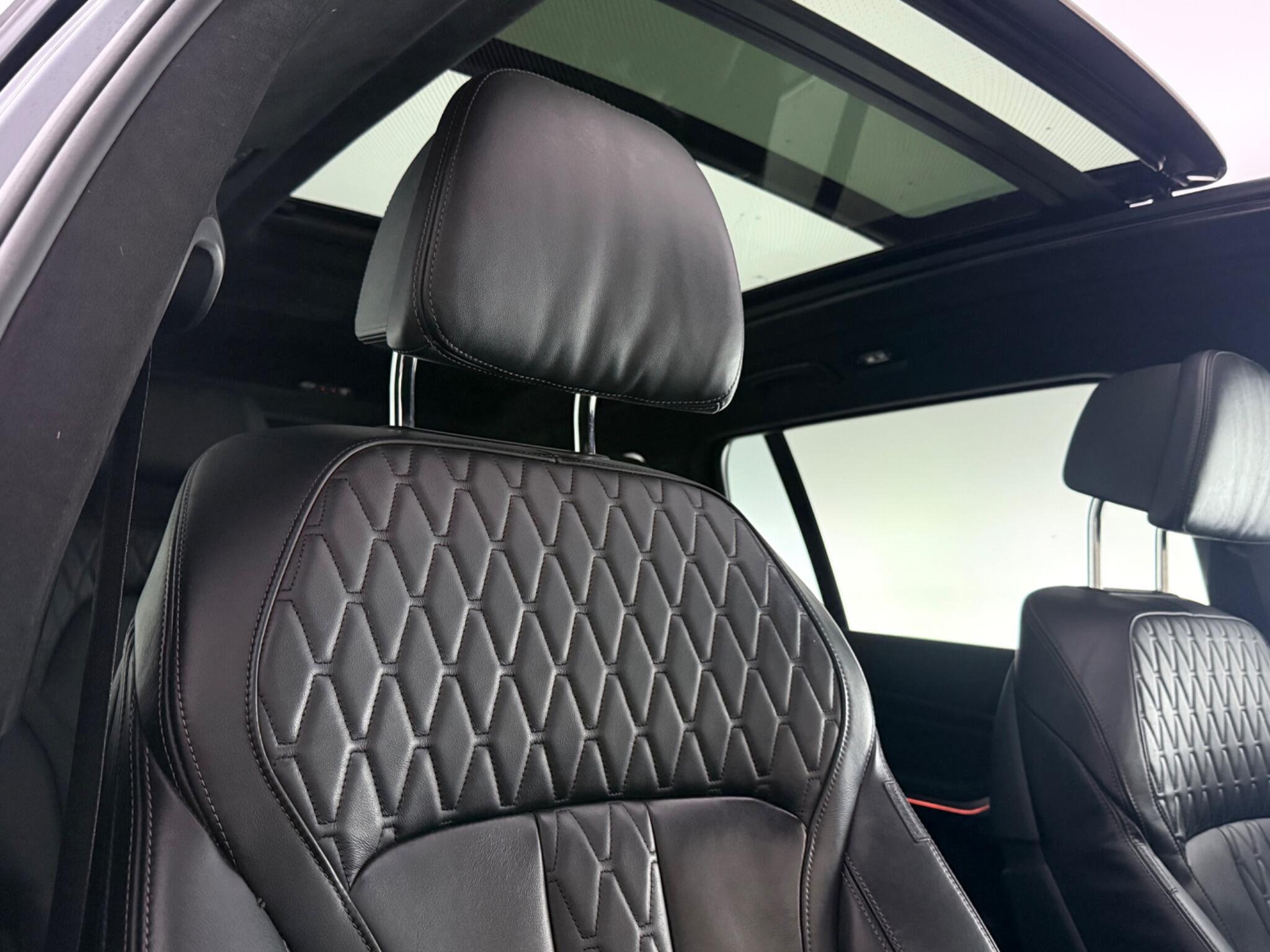 BMW X7 view 42