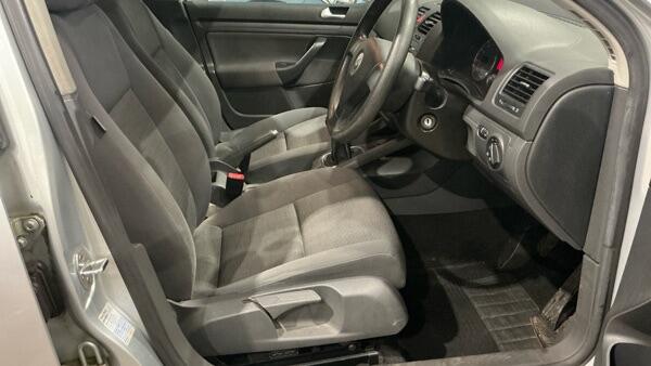 Volkswagen Golf view 9