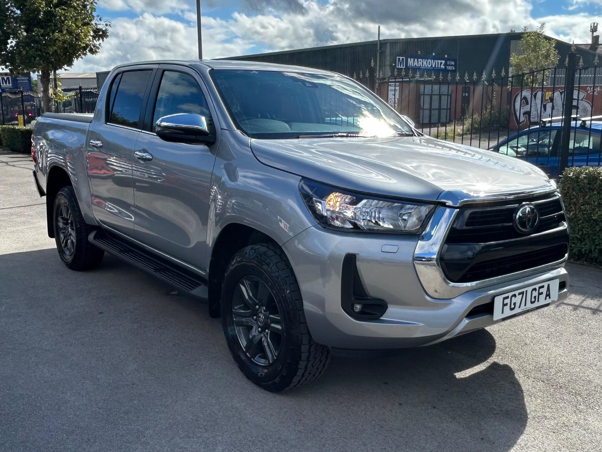 Toyota Hilux view 2