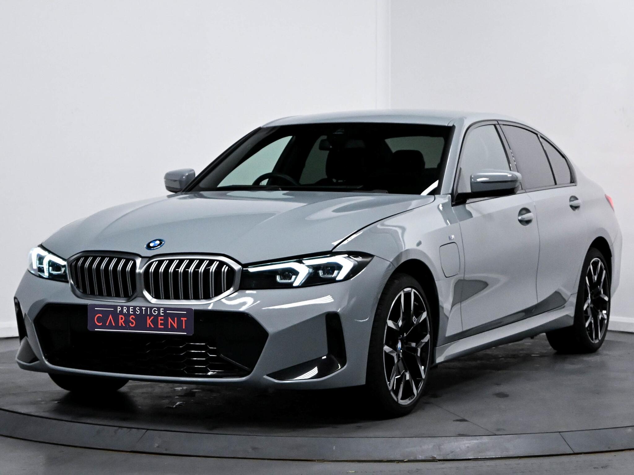 BMW 3 Series view 6