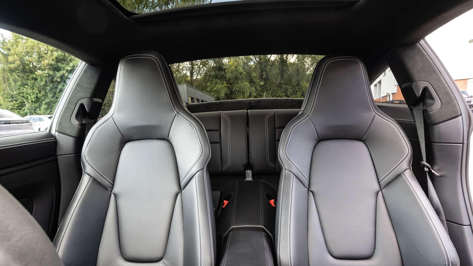 Porsche 911 view 14
