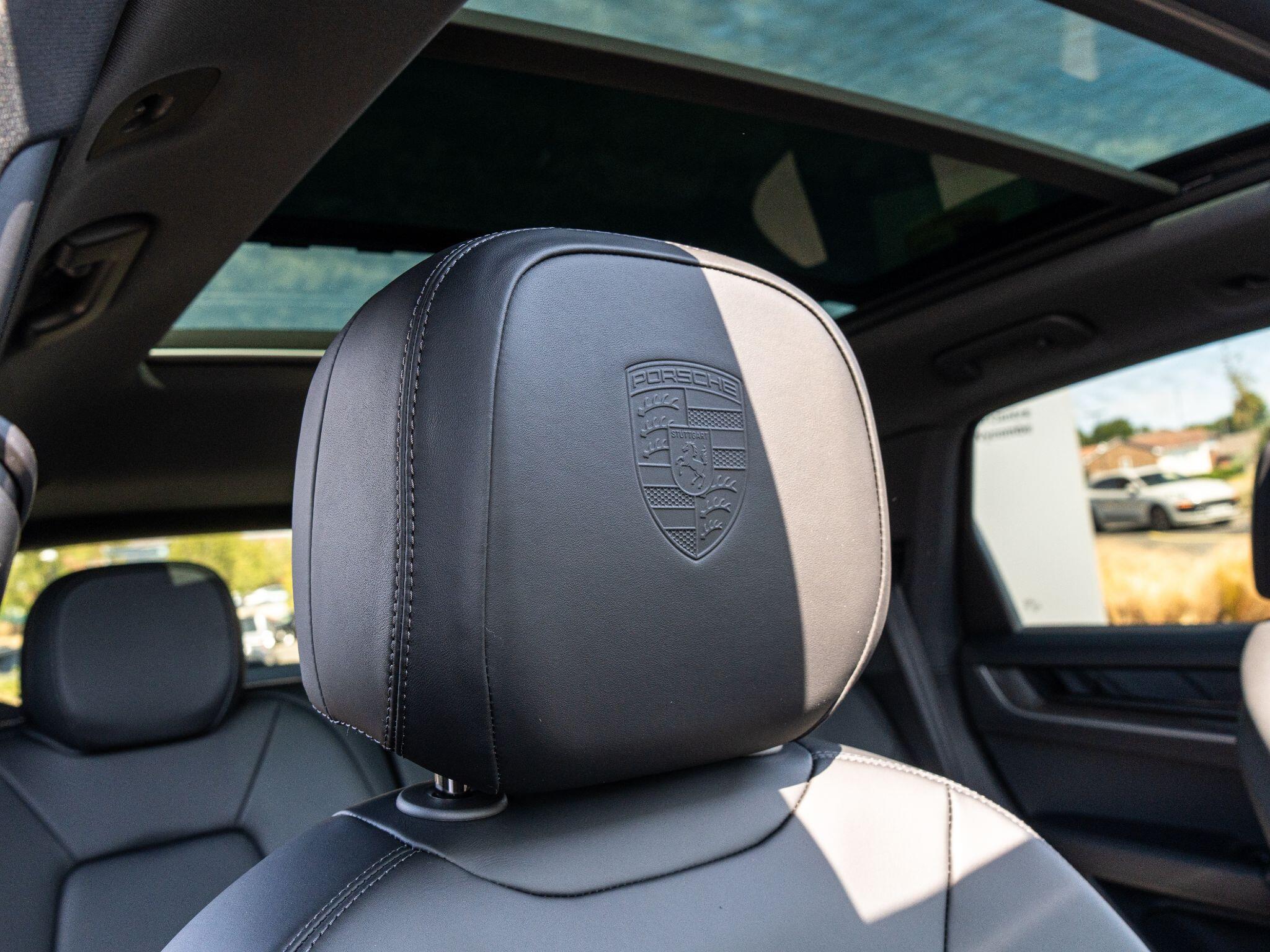 Porsche Cayenne view 25