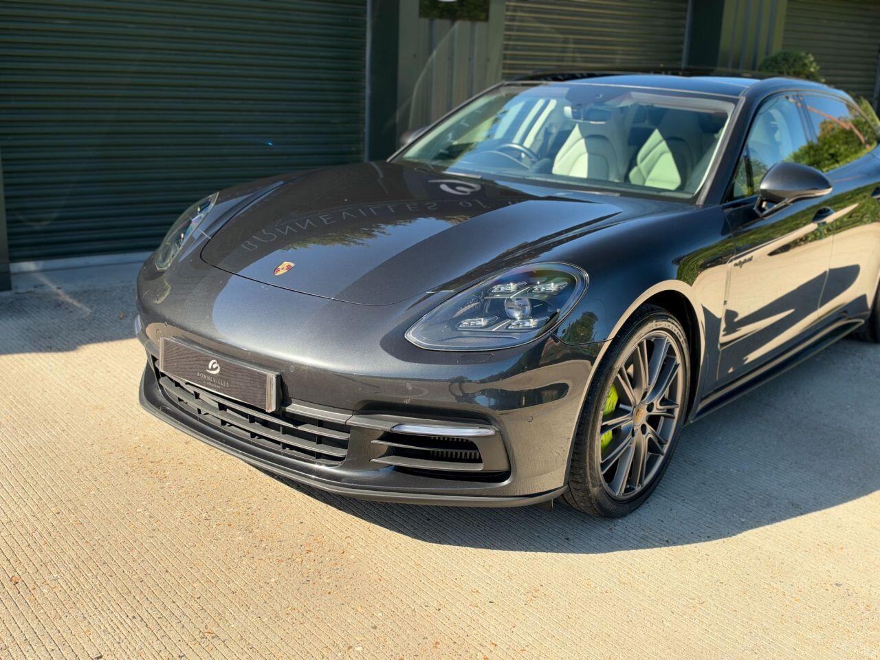 Porsche Panamera view 11