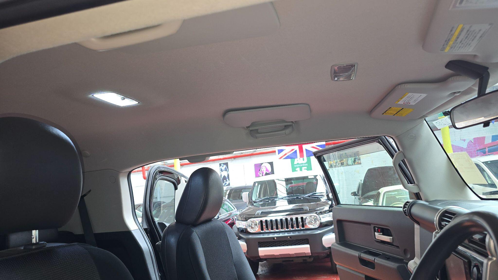 Toyota FJ Cruiser view 15