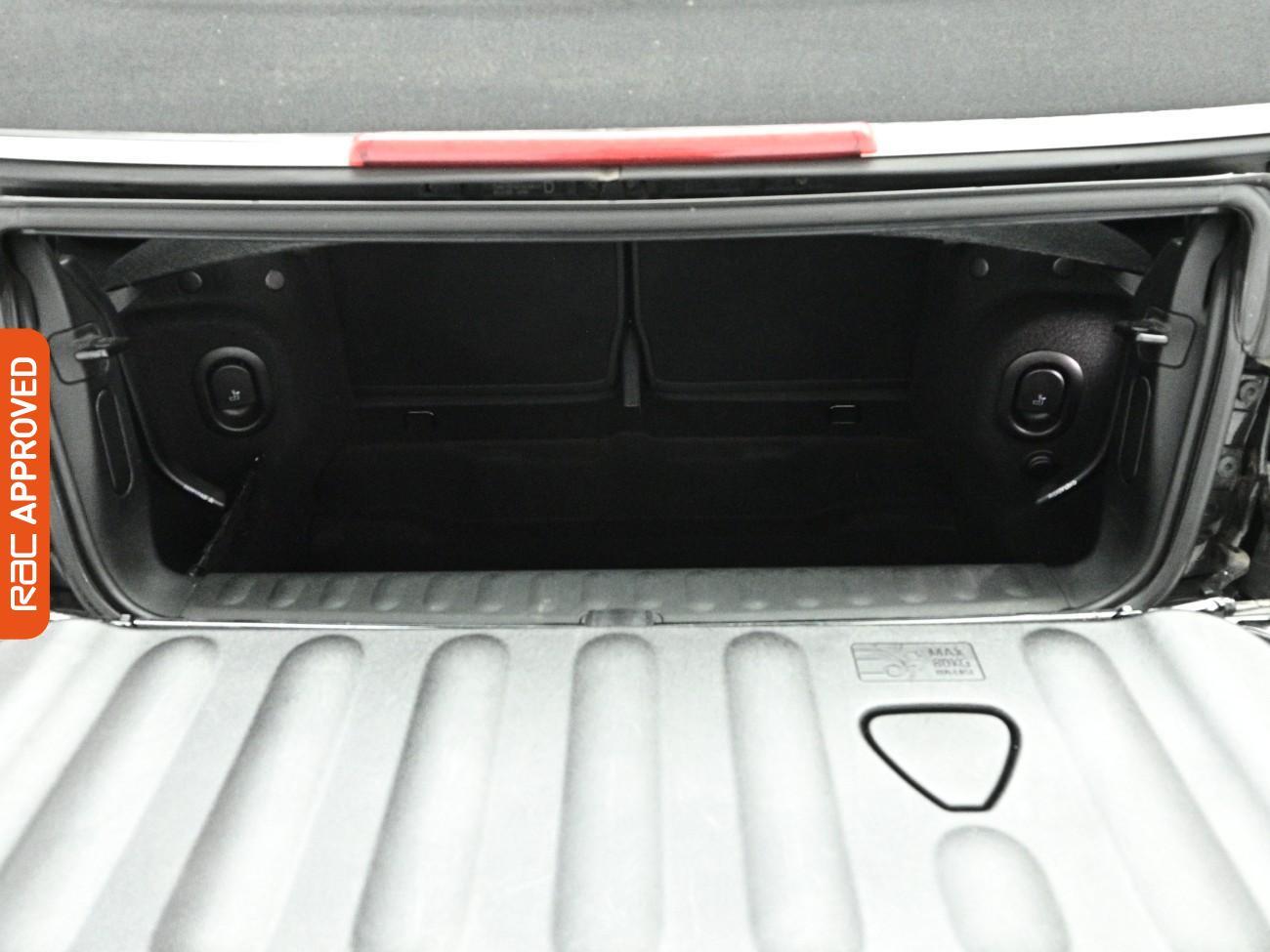 Mini Convertible view 27