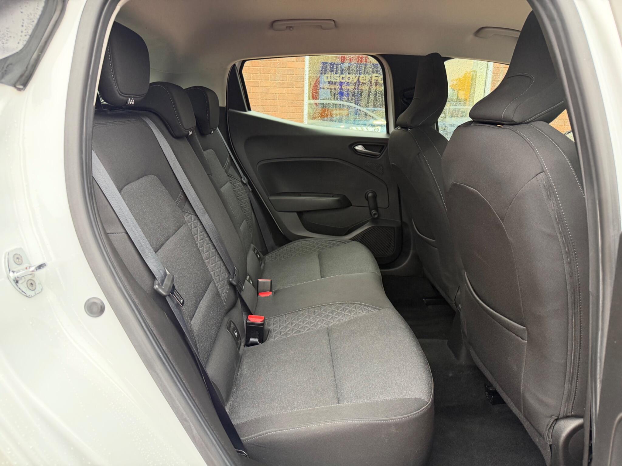 Renault Clio view 59