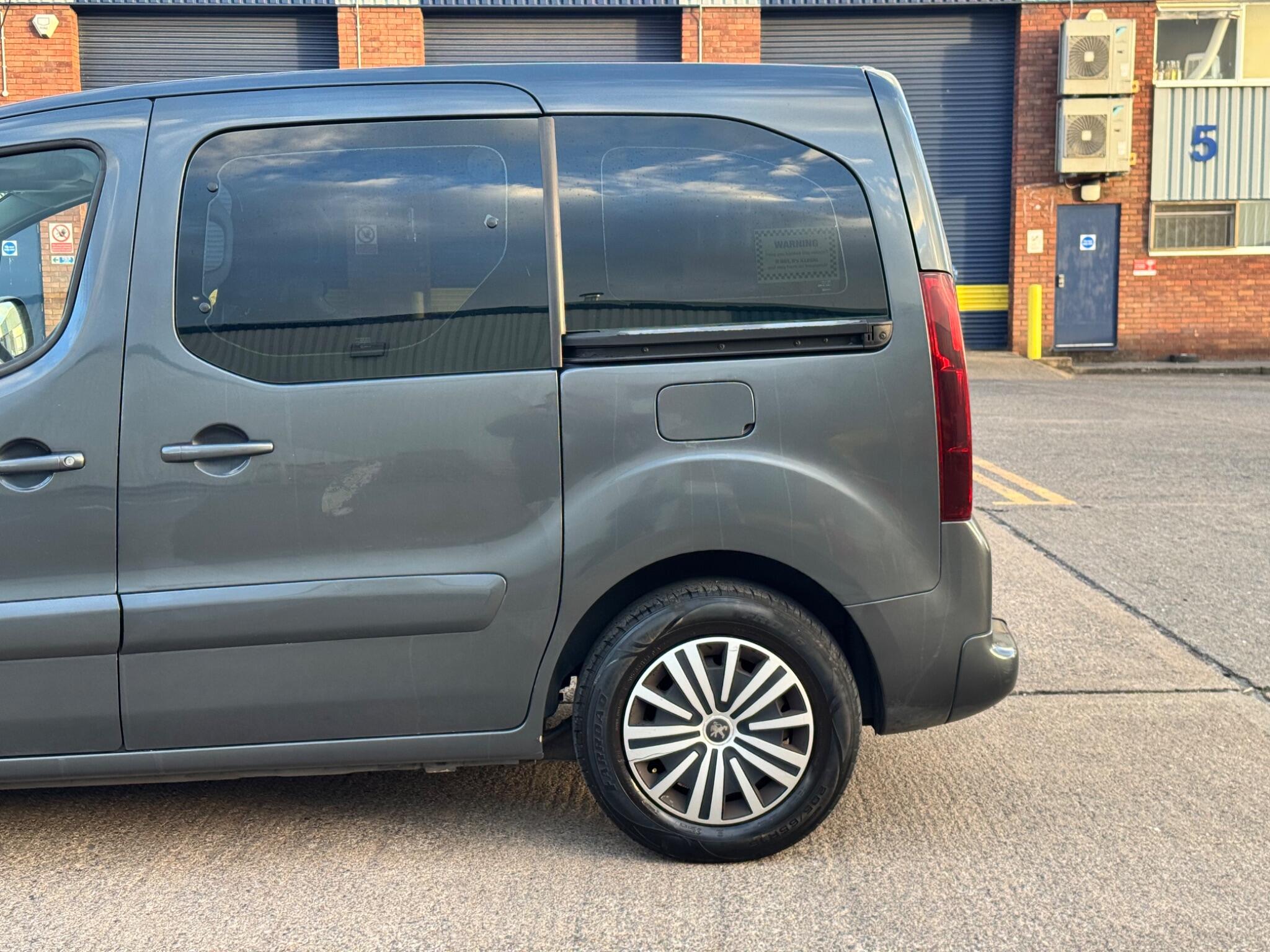 Peugeot Partner Tepee view 35