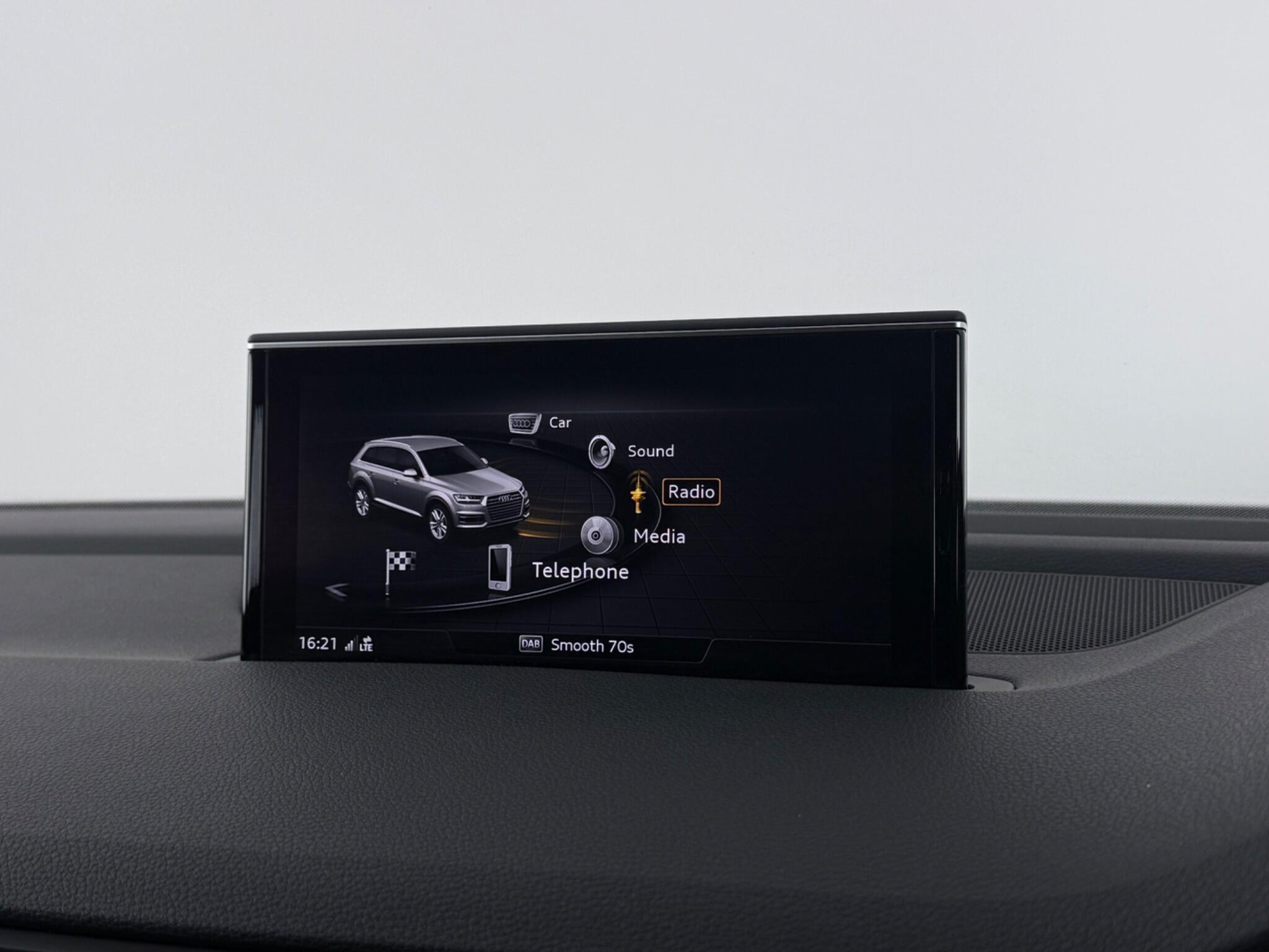 Audi Q7 view 27