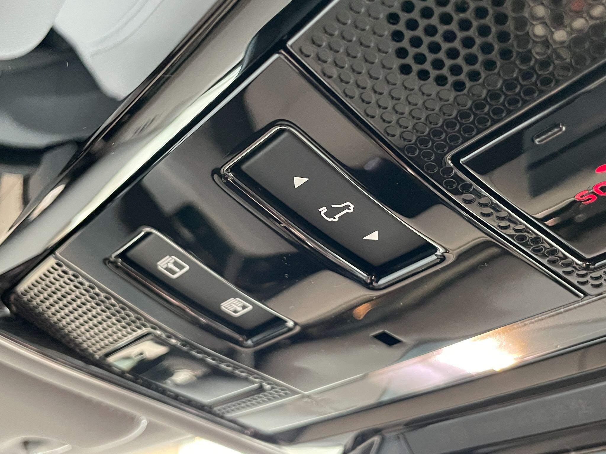Land Rover Range Rover view 18
