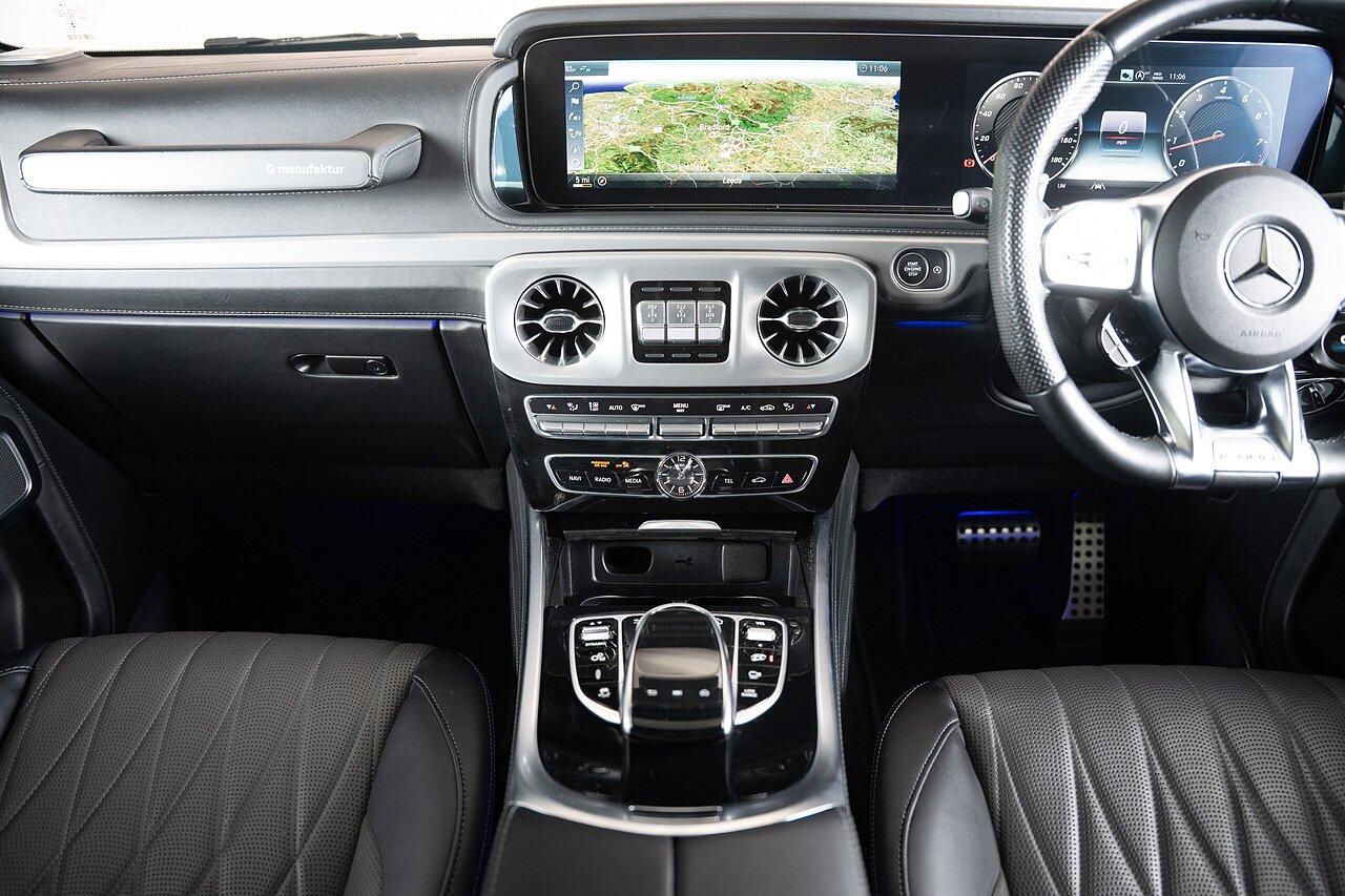 Mercedes-Benz G-Class view 35
