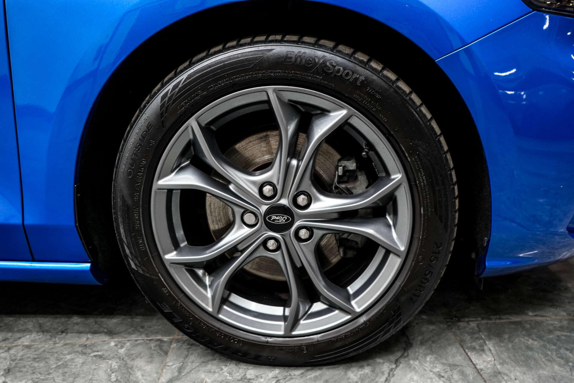 Ford Focus view 7