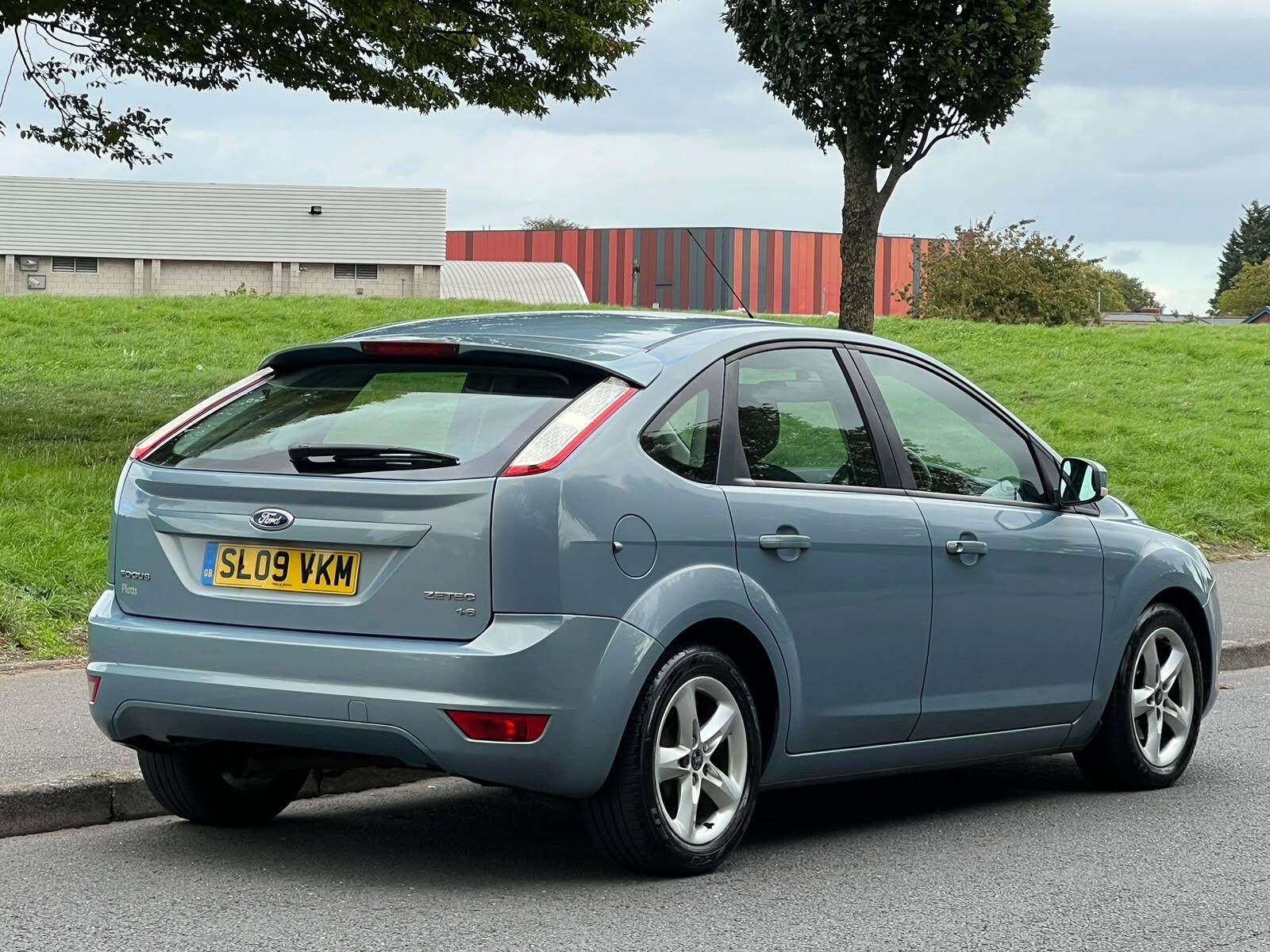 Ford Focus view 11