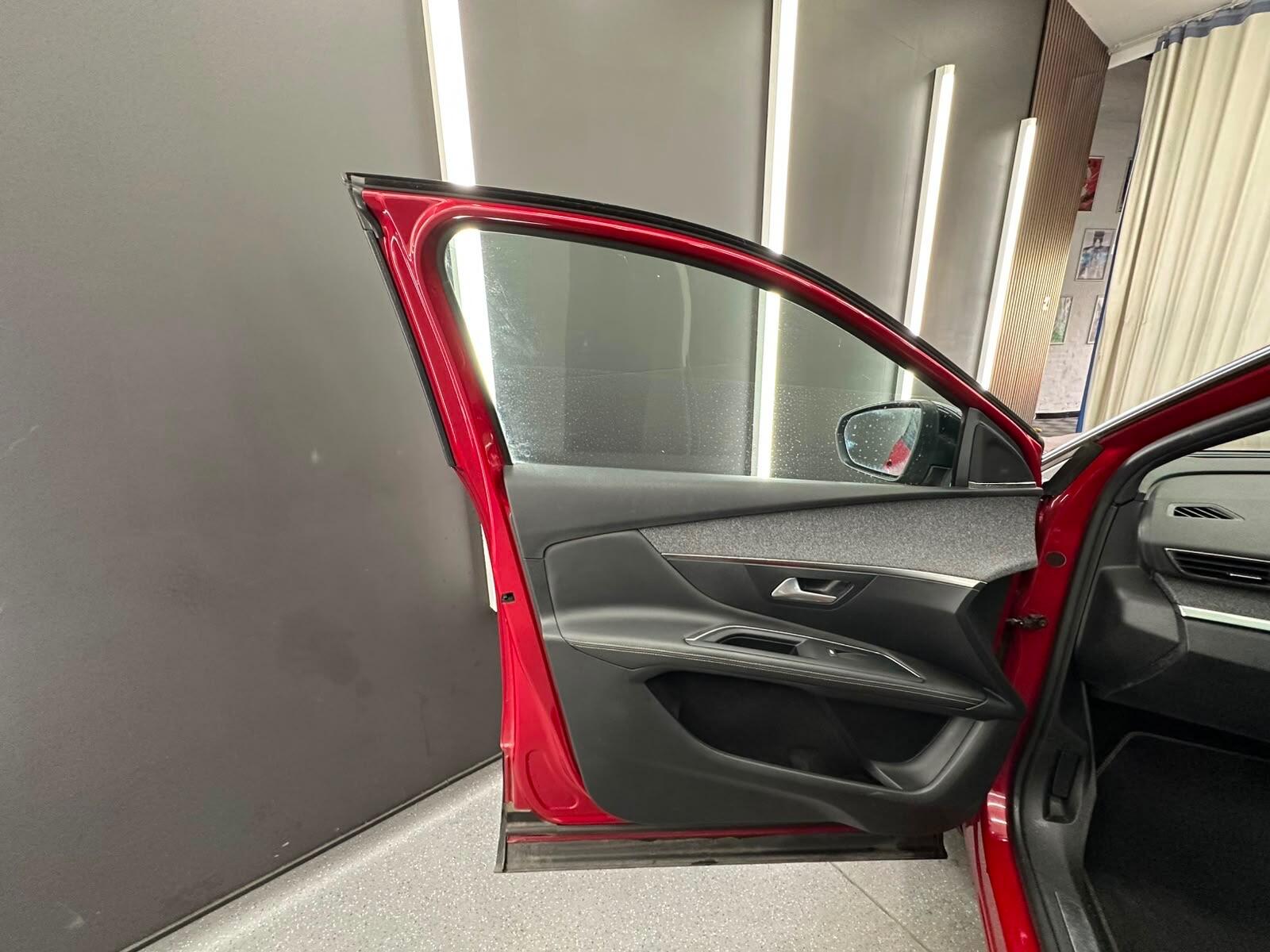 Peugeot 3008 view 15