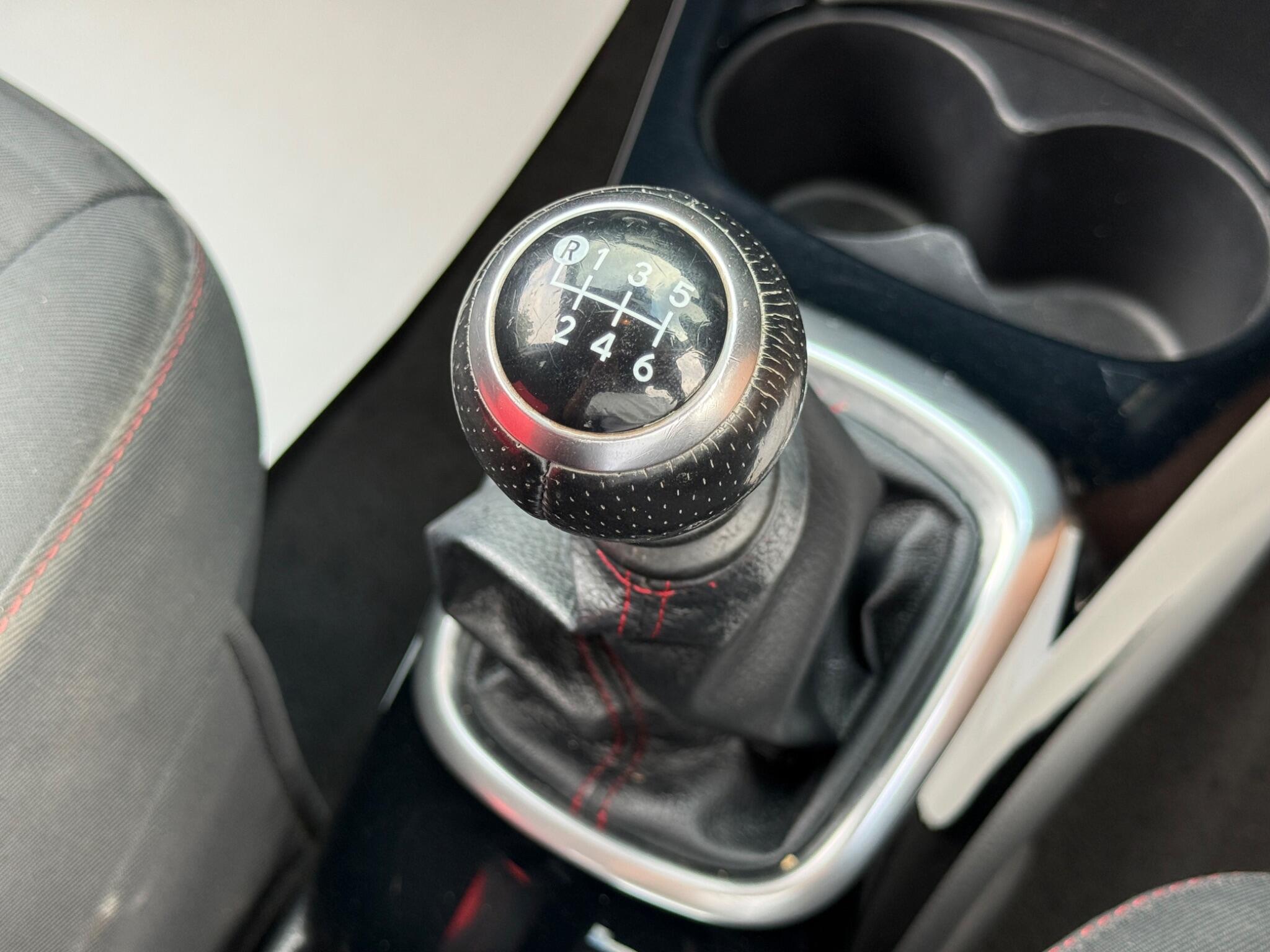 Toyota Yaris - Image 55