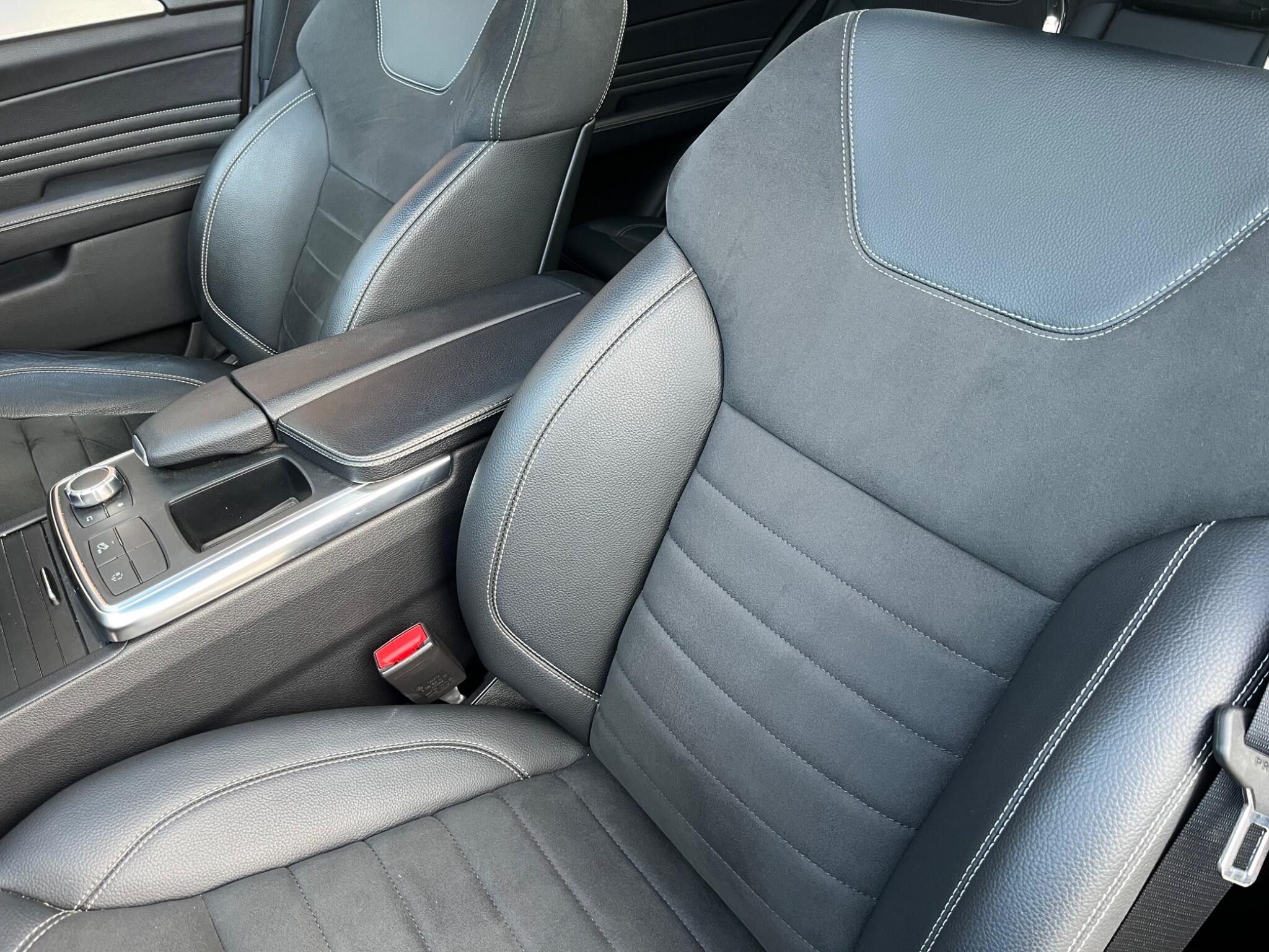 Mercedes-Benz M-Class view 73