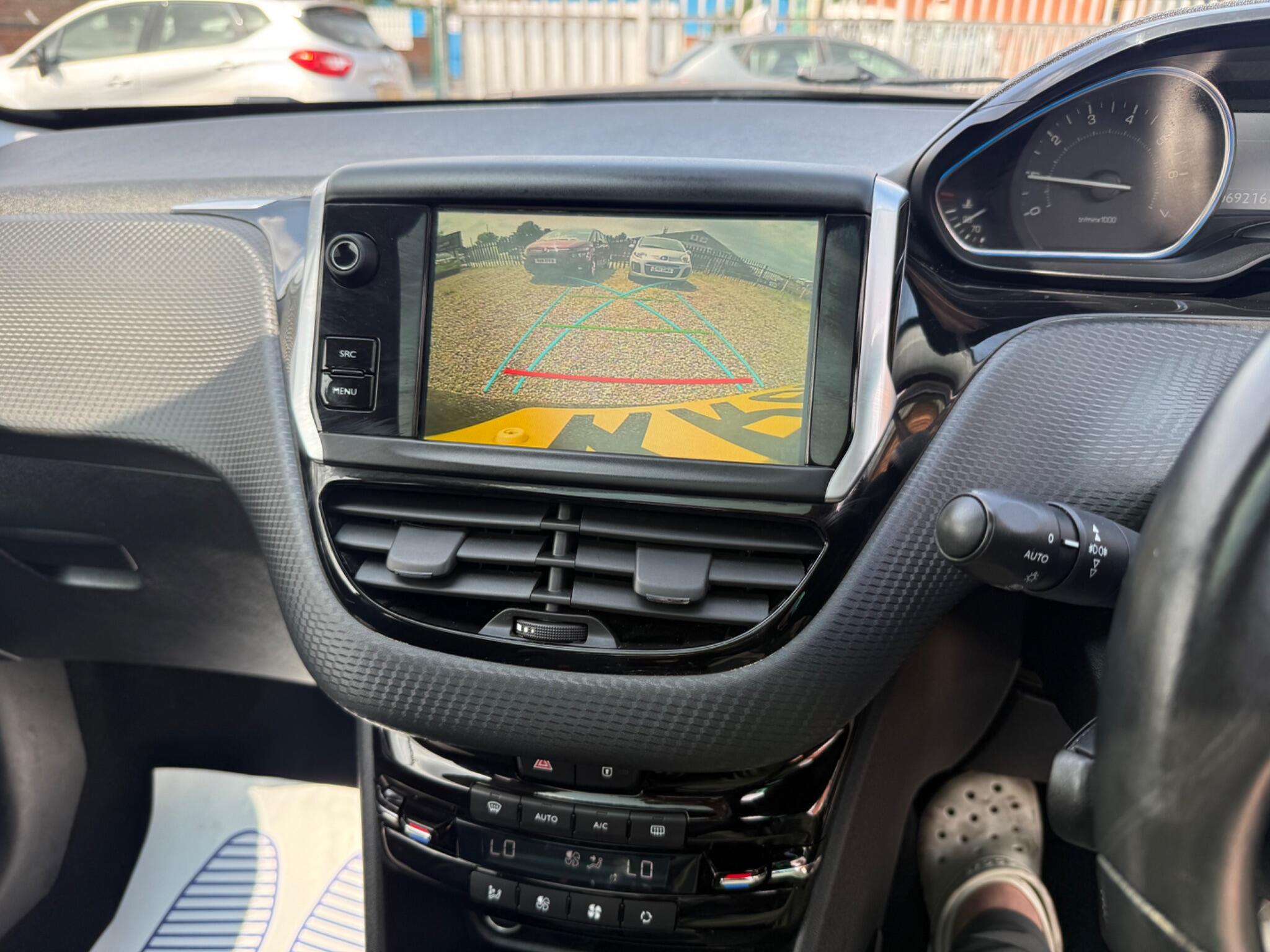 Peugeot 2008 view 30