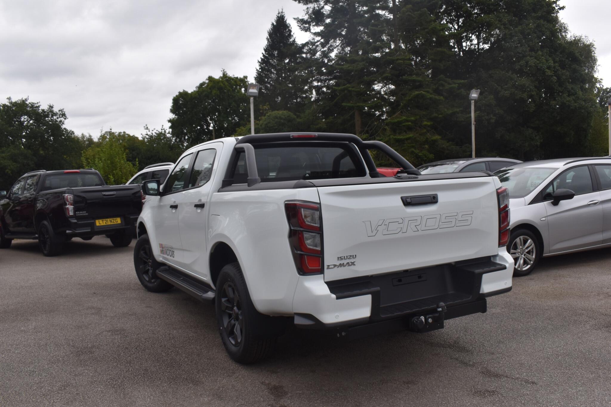 D-Max - 1.9 TD V-Cross Auto 4WD Euro 6 (s/s) 4dr - Image 3