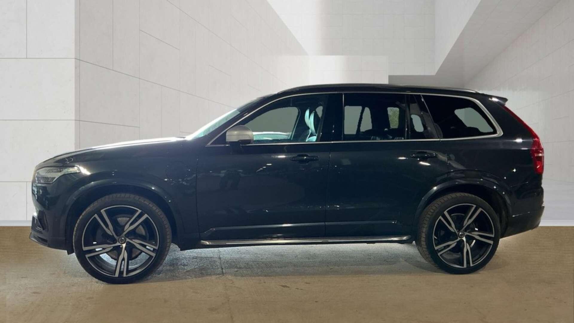 Volvo XC90 view 6