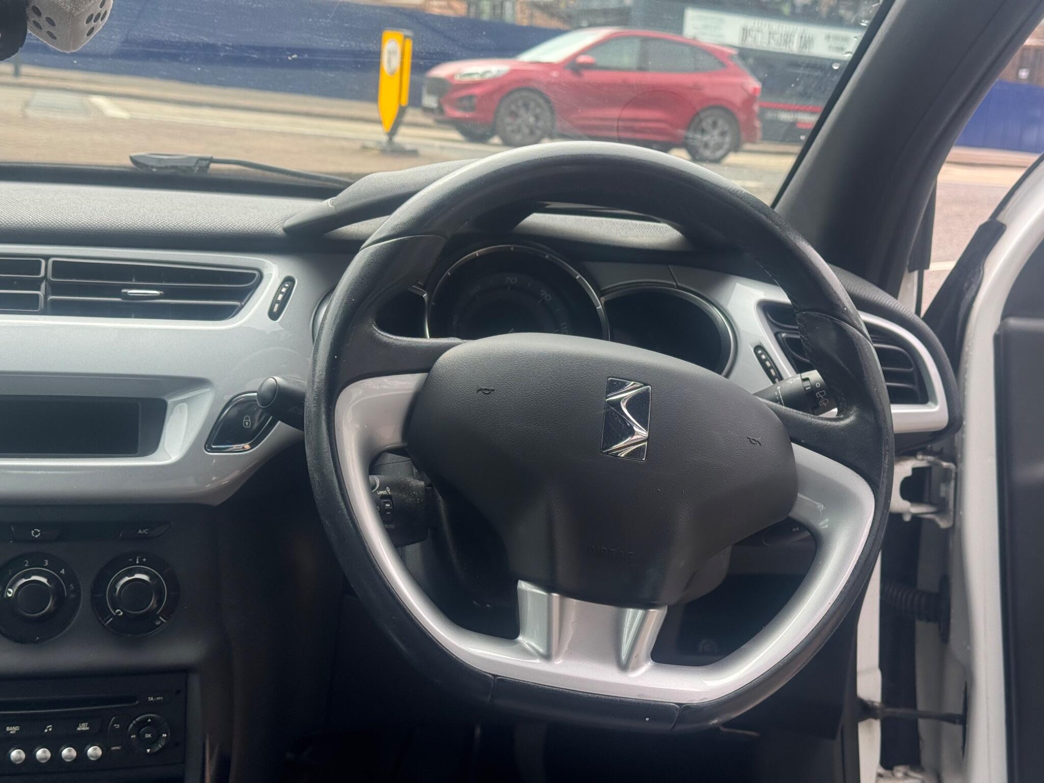 Citroen DS3 view 38